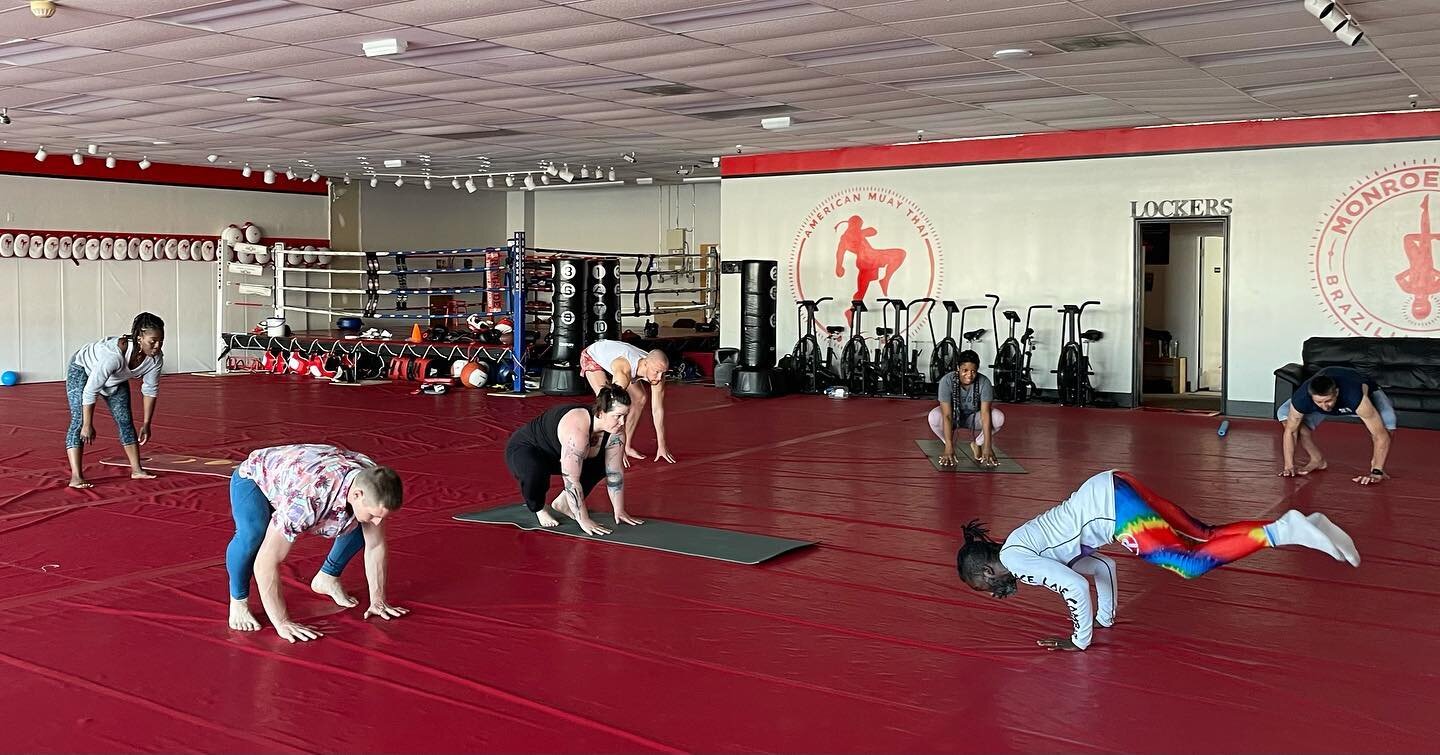 🤩Look at this amazing wild crew🤩

💪🏾My ninja Rafael Jenkins literally floated through class today. 😍

🌈The Sunday 10am American Muay Thai class is growing into a cosmic crowd of athletes and fitness pros exploring movement and relaxation to imp