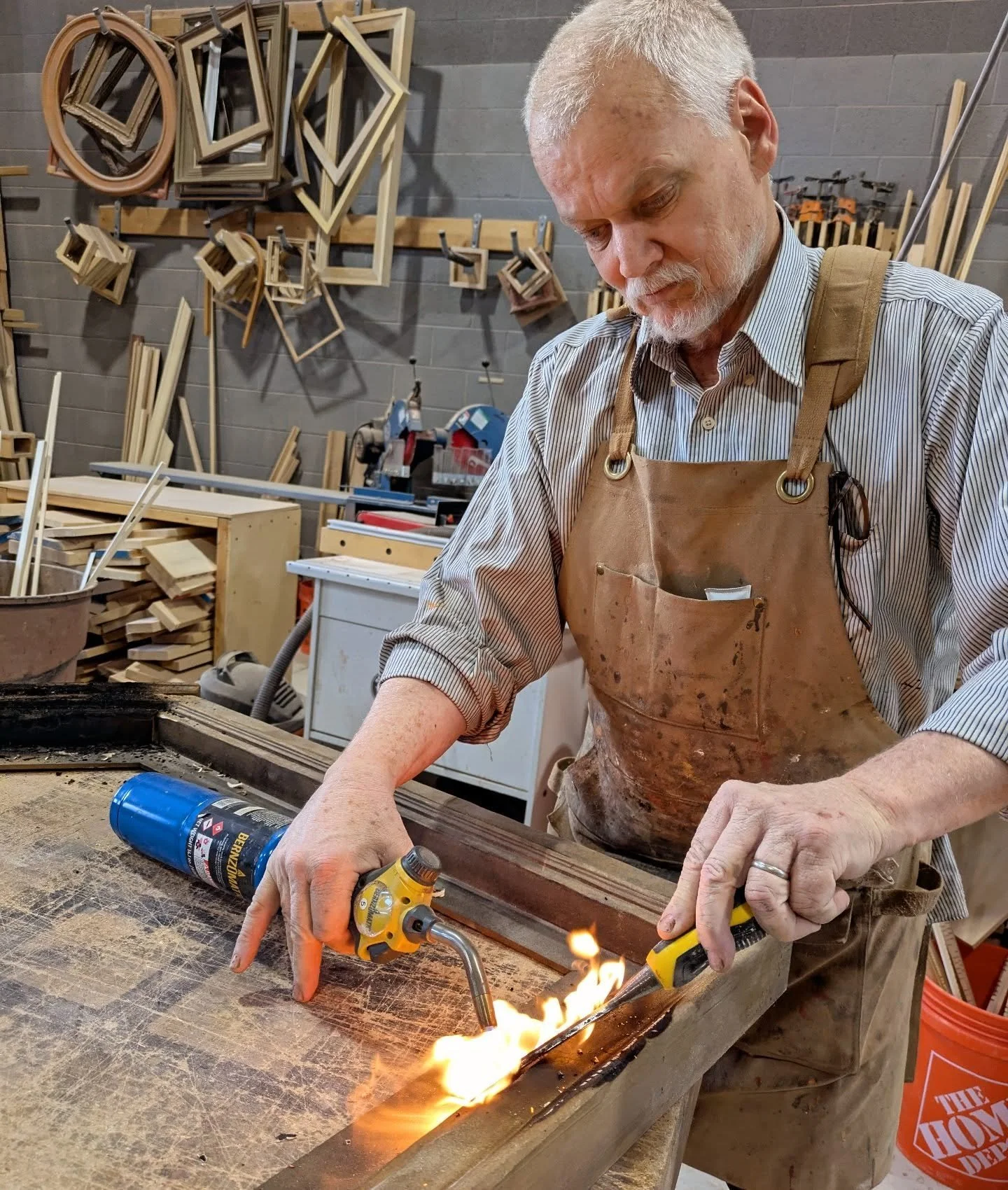 When you want it to look🔥
.
.
.
.

#fire #burn #pictureframe #framer #utah #utahart #artist