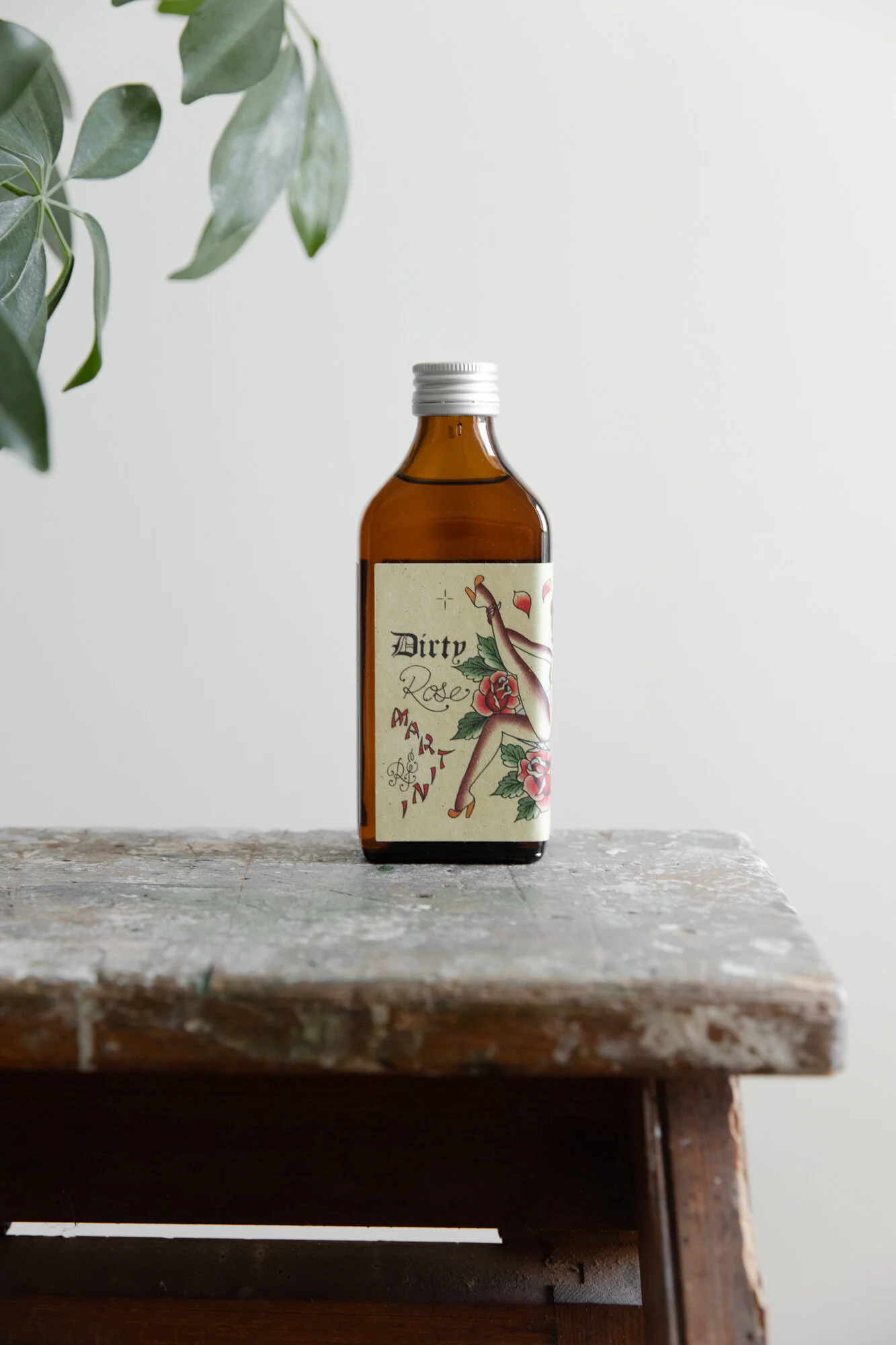 dirty rose 200ml solo life style front.jpg