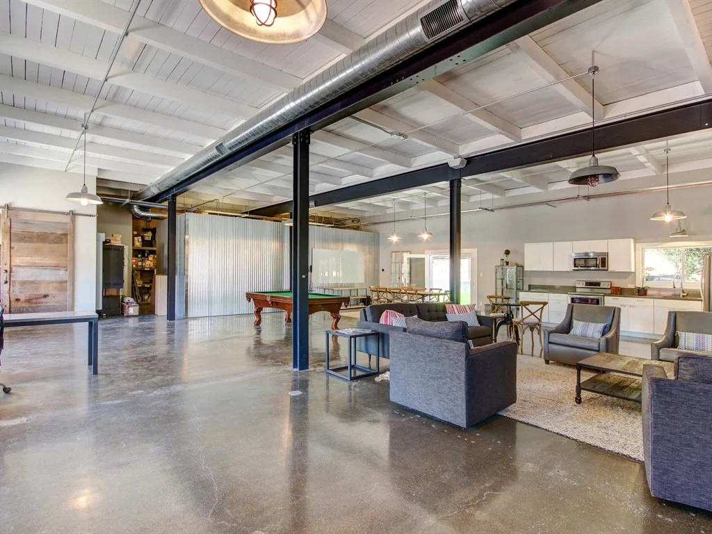 044_Business Interior .jpg