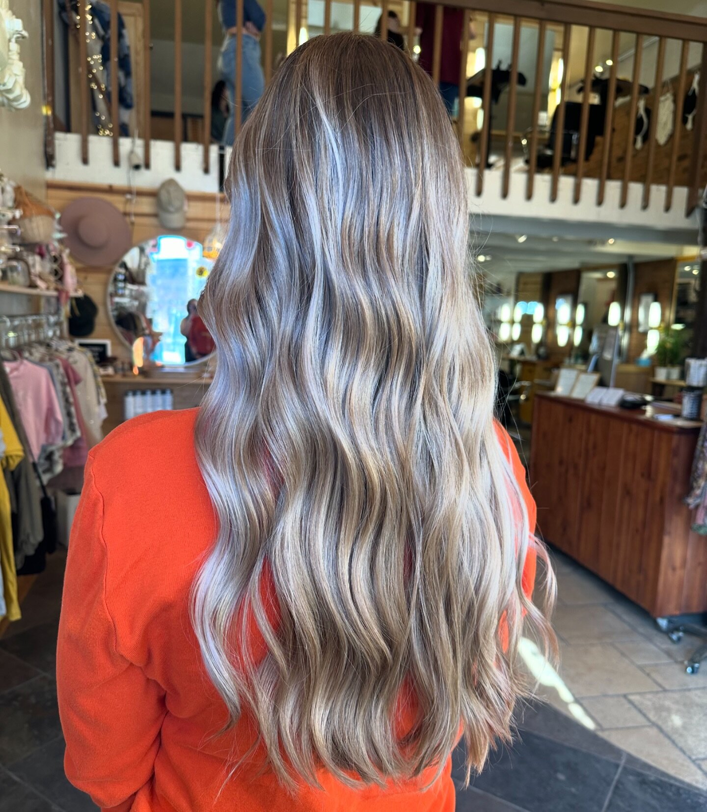 ✨ Nothing feels better than FRESH hair! ✨
Hair by @kylie.r.roots 
✽
✽
✽
✽
✽
Roots Beauty Studio 
115 Linden Street, Fort Collins 
970.484.2119
𝑪𝒂𝒍𝒍 𝒐𝒓 𝒈𝒐 𝒐𝒏𝒍𝒊𝒏𝒆 𝒕𝒐 𝒃𝒐𝒐𝒌 𝒂𝒏 𝒂𝒑𝒑𝒐𝒊𝓷𝒕𝒎𝒆𝒏𝒕