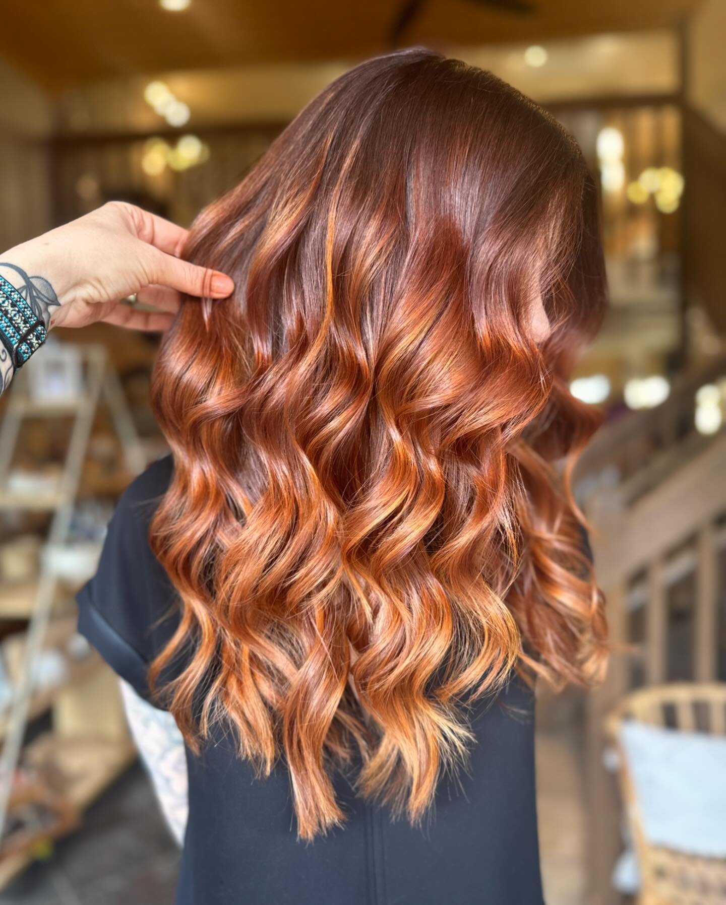 Absolutely JAW-DROPPING red BY @jesssuthhair 
✽
✽
✽
✽
✽
Roots Beauty Studio 
115 Linden Street, Fort Collins 
970.484.2119
𝑪𝒂𝒍𝒍 𝒐𝒓 𝒈𝒐 𝒐𝒏𝒍𝒊𝒏𝒆 𝒕𝒐 𝒃𝒐𝒐𝒌 𝒂𝒏 𝒂𝒑𝒑𝒐𝒊𝓷𝒕𝒎𝒆𝒏𝒕