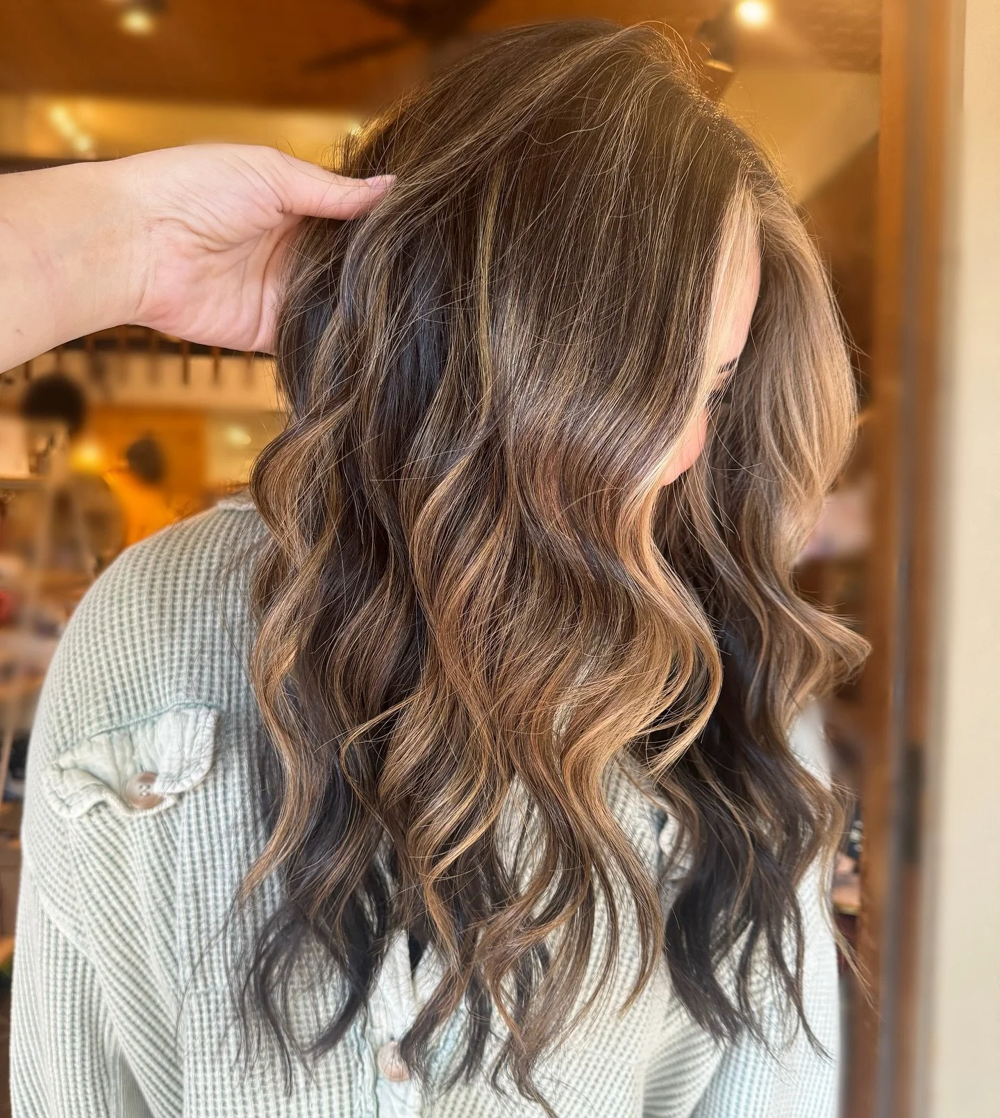 🍂When the pumpkin spice and fall hair vibes kick in 🍂
Hair by @kenzierae_roots 
&bull;
&bull;
&bull;
𝚁𝚘𝚘𝚝𝚜 𝙱𝚎𝚊𝚞𝚝𝚢 𝚂𝚝𝚞𝚍𝚒𝚘
𝟷𝟷𝟻 𝙻𝚒𝚗𝚍𝚎𝚗 𝚂𝚝𝚛𝚎𝚎𝚝, 𝙵𝚘𝚛𝚝 𝙲𝚘𝚕𝚕𝚒𝚗𝚜
𝟡𝟟𝟘.𝟜𝟠𝟜.𝟚𝟙𝟙𝟡
𝙲𝚊𝚕𝚕 𝚘𝚛 𝚐𝚘 𝚘𝚗𝚕𝚒𝚗