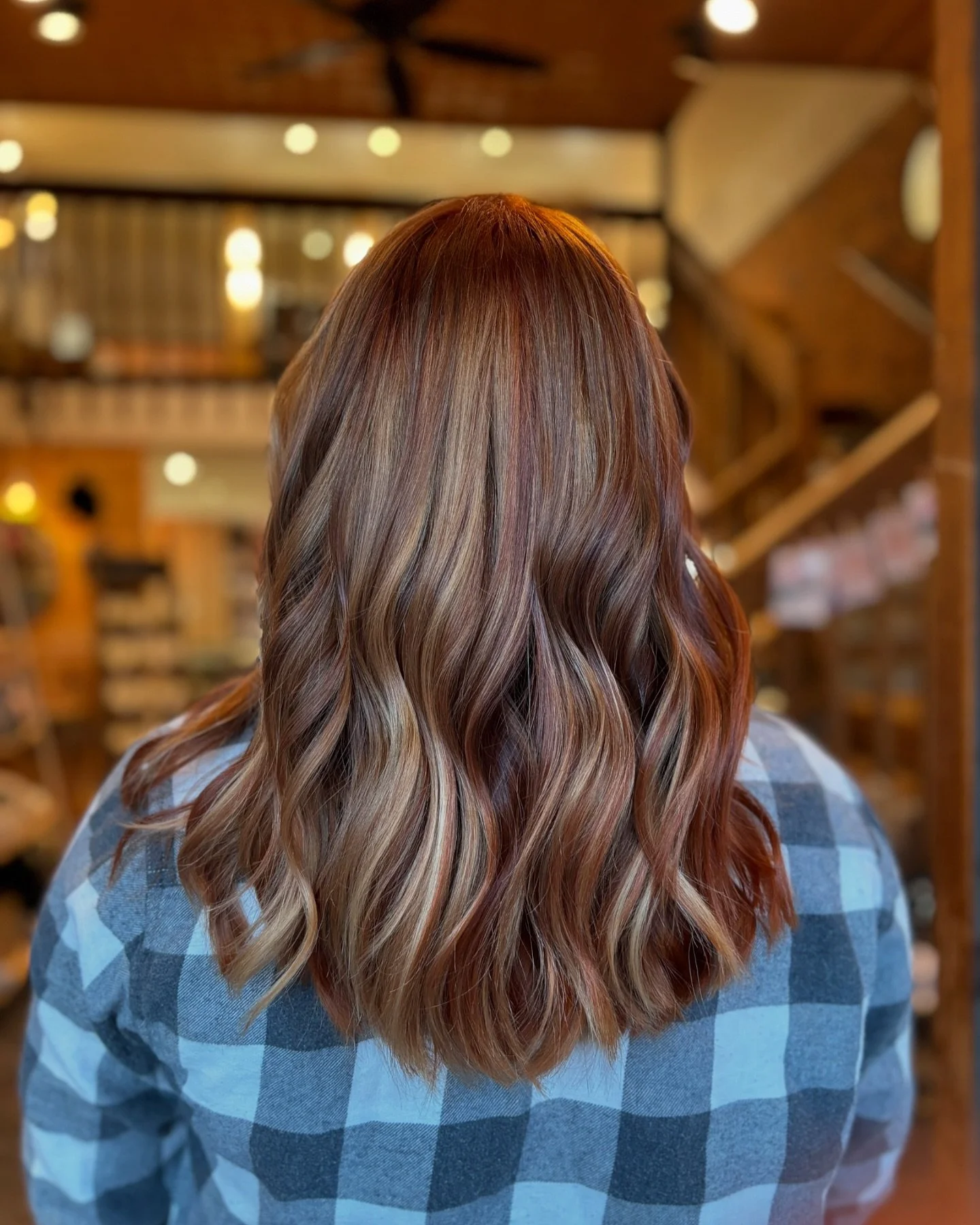 She&rsquo;s got that magic touch 🪄 
Hair by @hairbymollyg 
&bull;
&bull;
&bull;
𝚁𝚘𝚘𝚝𝚜 𝙱𝚎𝚊𝚞𝚝𝚢 𝚂𝚝𝚞𝚍𝚒𝚘
𝟷𝟷𝟻 𝙻𝚒𝚗𝚍𝚎𝚗 𝚂𝚝𝚛𝚎𝚎𝚝, 𝙵𝚘𝚛𝚝 𝙲𝚘𝚕𝚕𝚒𝚗𝚜
𝟡𝟟𝟘.𝟜𝟠𝟜.𝟚𝟙𝟙𝟡
𝙲𝚊𝚕𝚕 𝚘𝚛 𝚐𝚘 𝚘𝚗𝚕𝚒𝚗𝚎 𝚝𝚘 𝚋𝚘𝚘𝚔 𝚊𝚗 
