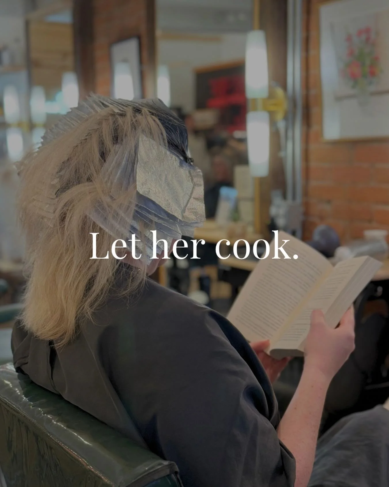 She&rsquo;s in her processing era 📖✨

#fortcollinshairsalon #rootsbeautystudio #trusttheprocess