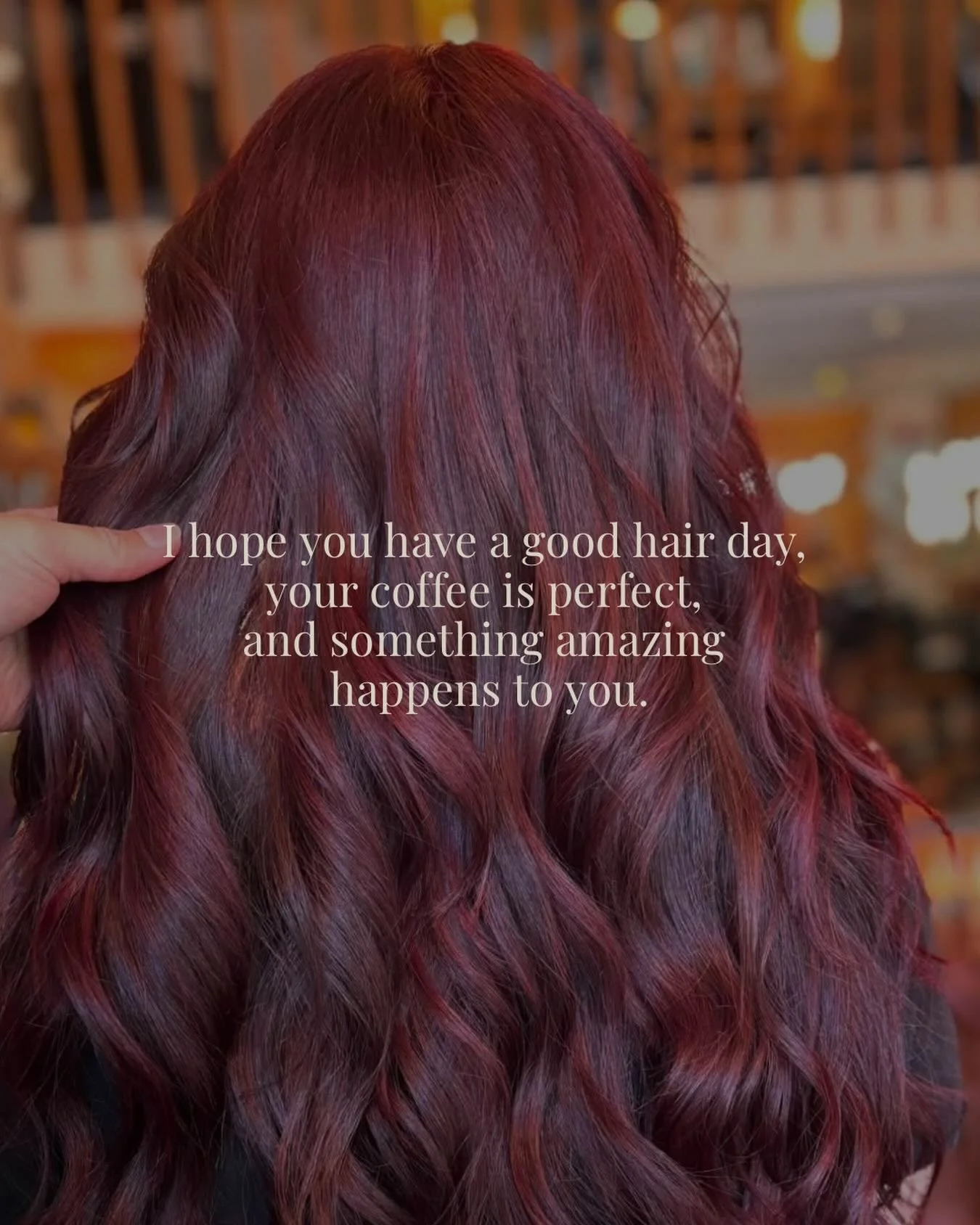 Sending good vibes into your weekend, one good hair day at a time. ✨

#rootsbeautystudio #fortcollinshairsalon #goodhairday