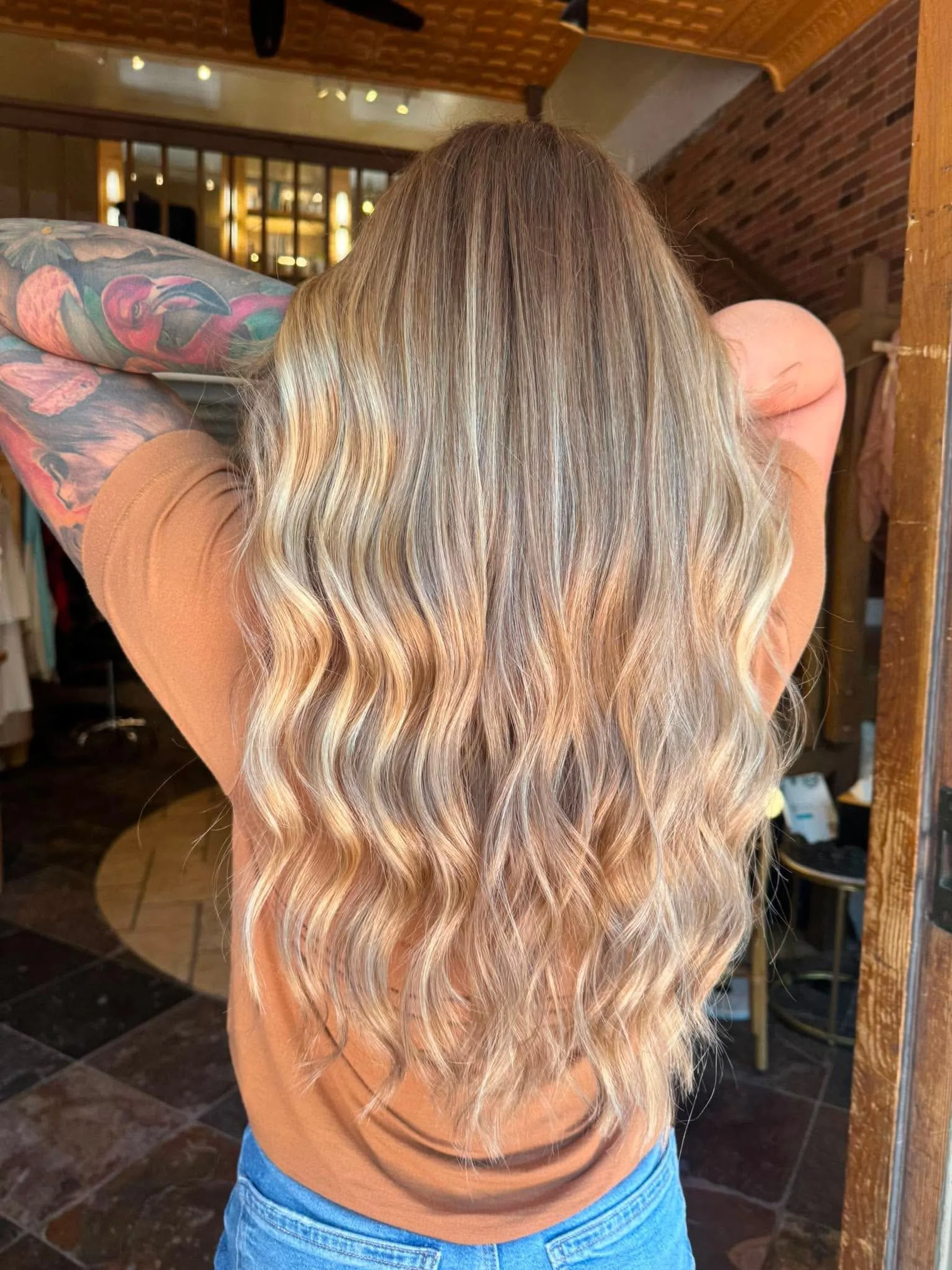 Golden, glossy &amp; gorgeous 🤩

#rootsbeautystudio #fortcollinshairsalon #goldenblonde