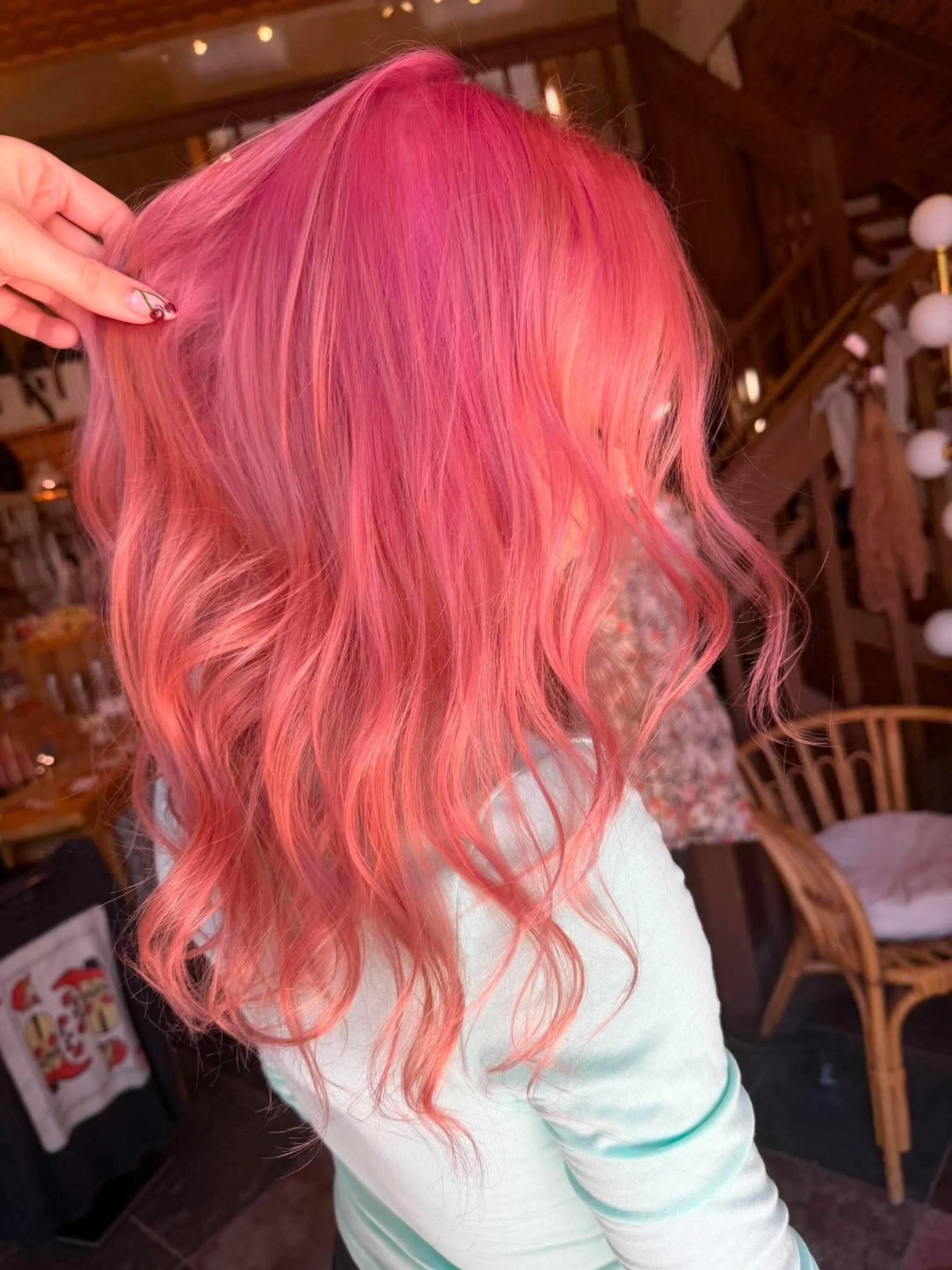 💖🌸🌷🎀🎟️🦩

Pretty girls have pink hair 💕

#rootsbeautystudio #fortcollinshairsalon #pinkhair #pink