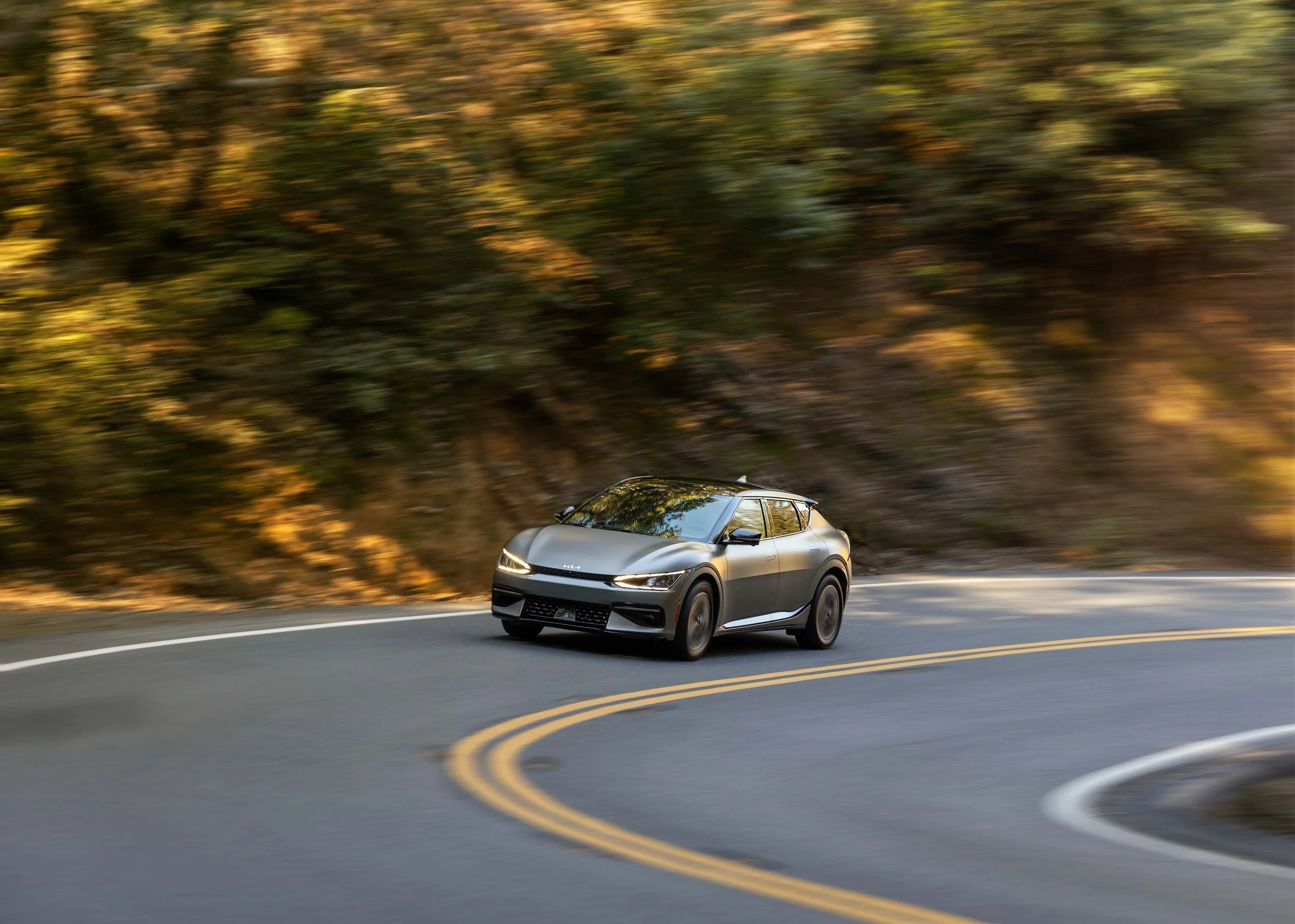 EV6_Curve _SN_6758-2_Flat(7x5).jpg