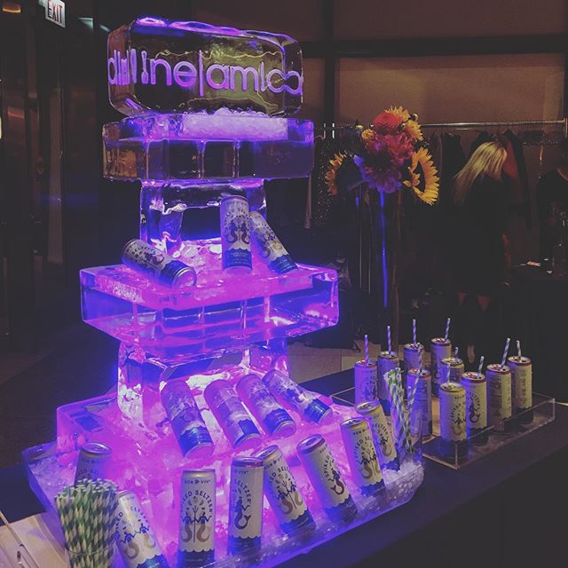 Ice sculpture bar display got me like 🤪😍 #bar #eventplanner #meetingplanners #eventprof #eventprofs #chicago