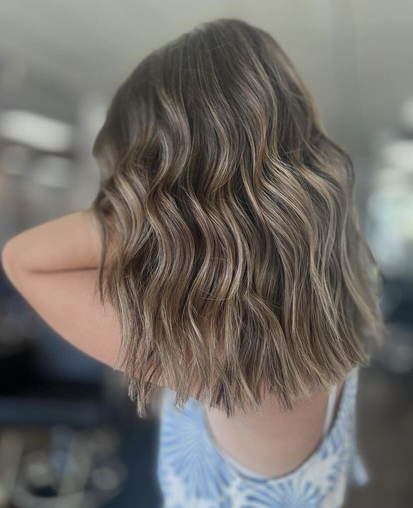 💇&zwj;♀️ In-salon Magic at a Steal! 💫 Experience the Redken Acidic Gloss Treatment with a 20% discount. Lock in your color, enjoy incredible shine, and leave our salon with hair that turns heads! Book now and let your hair steal the show! #HairTran