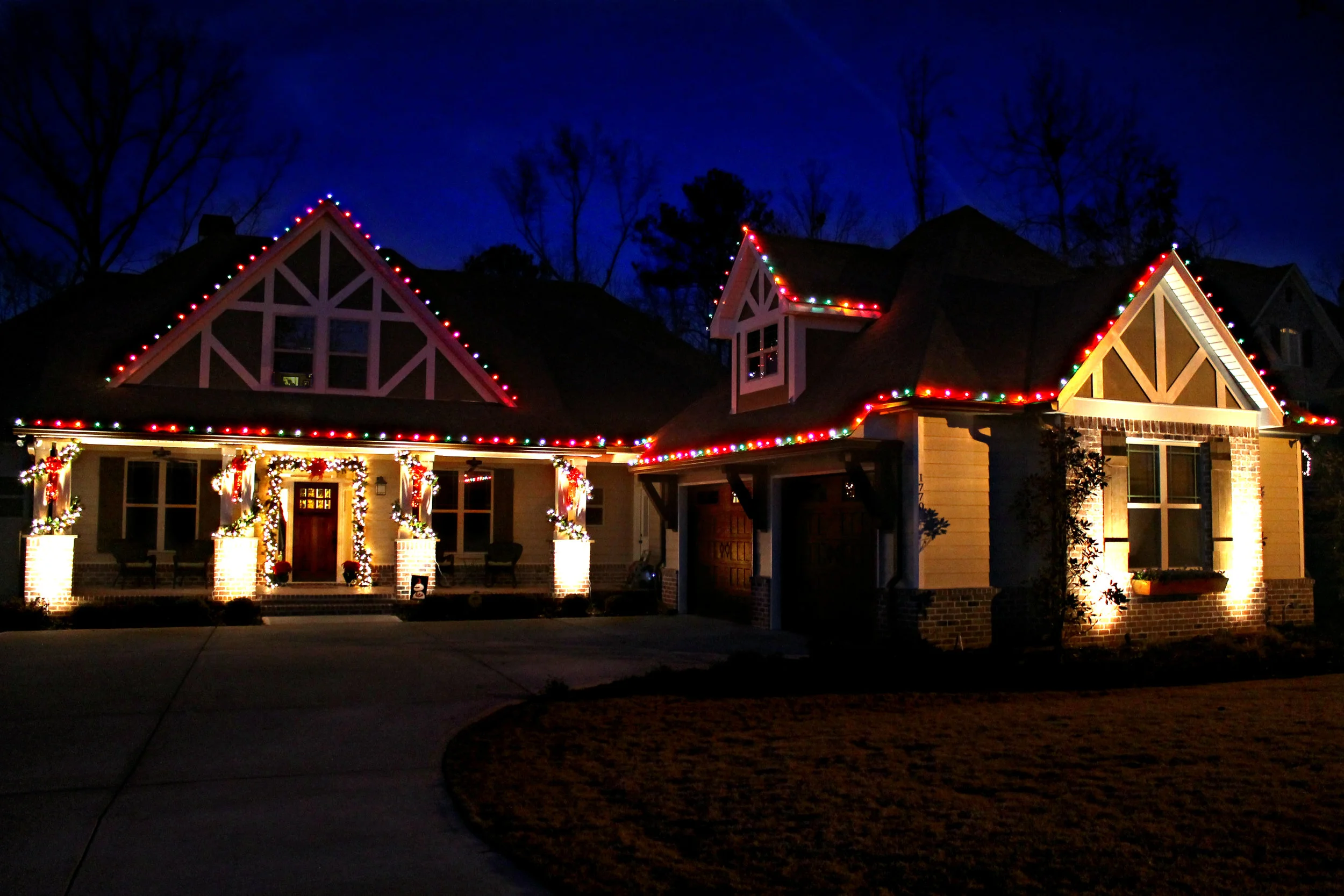 glitter and glow chrismas decor residential exterior (44).jpg
