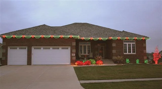 glitter and glow chrismas decor residential exterior (36).JPG