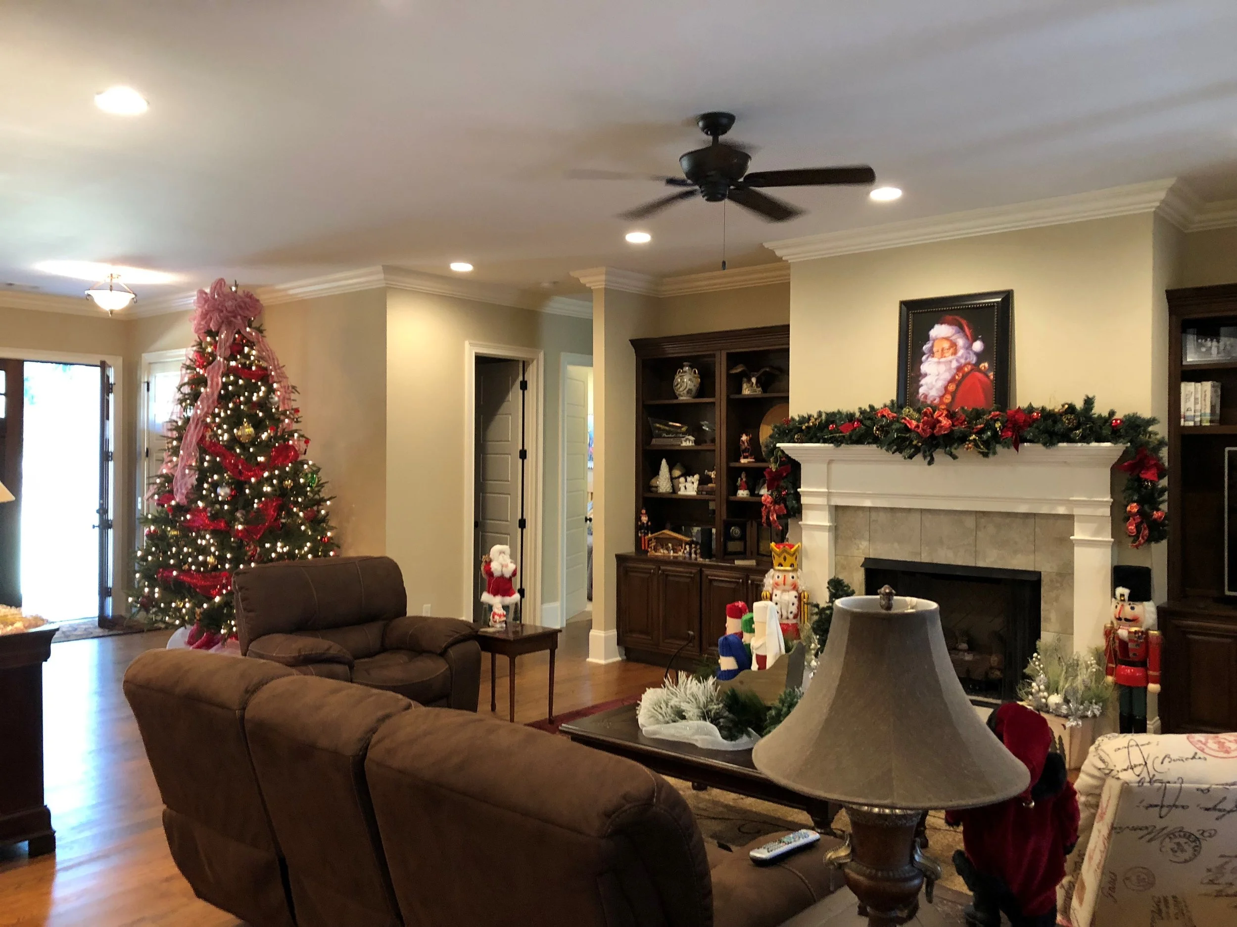 Full Room Decorated.jpg