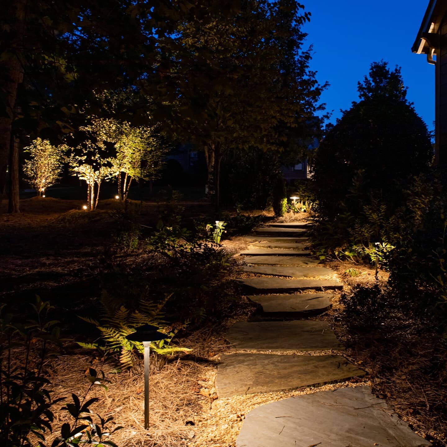 &quot;Thy word is a lamp unto my feet, and a light unto my path.&quot;
Psalm 119:105
.
Happy Sunday! Enjoying this day of rest before a busy week ahead!
. 
#glitterandglow #sunday #sundayinspiration #OutdoorLighting #landscapelighting #pathlights #la