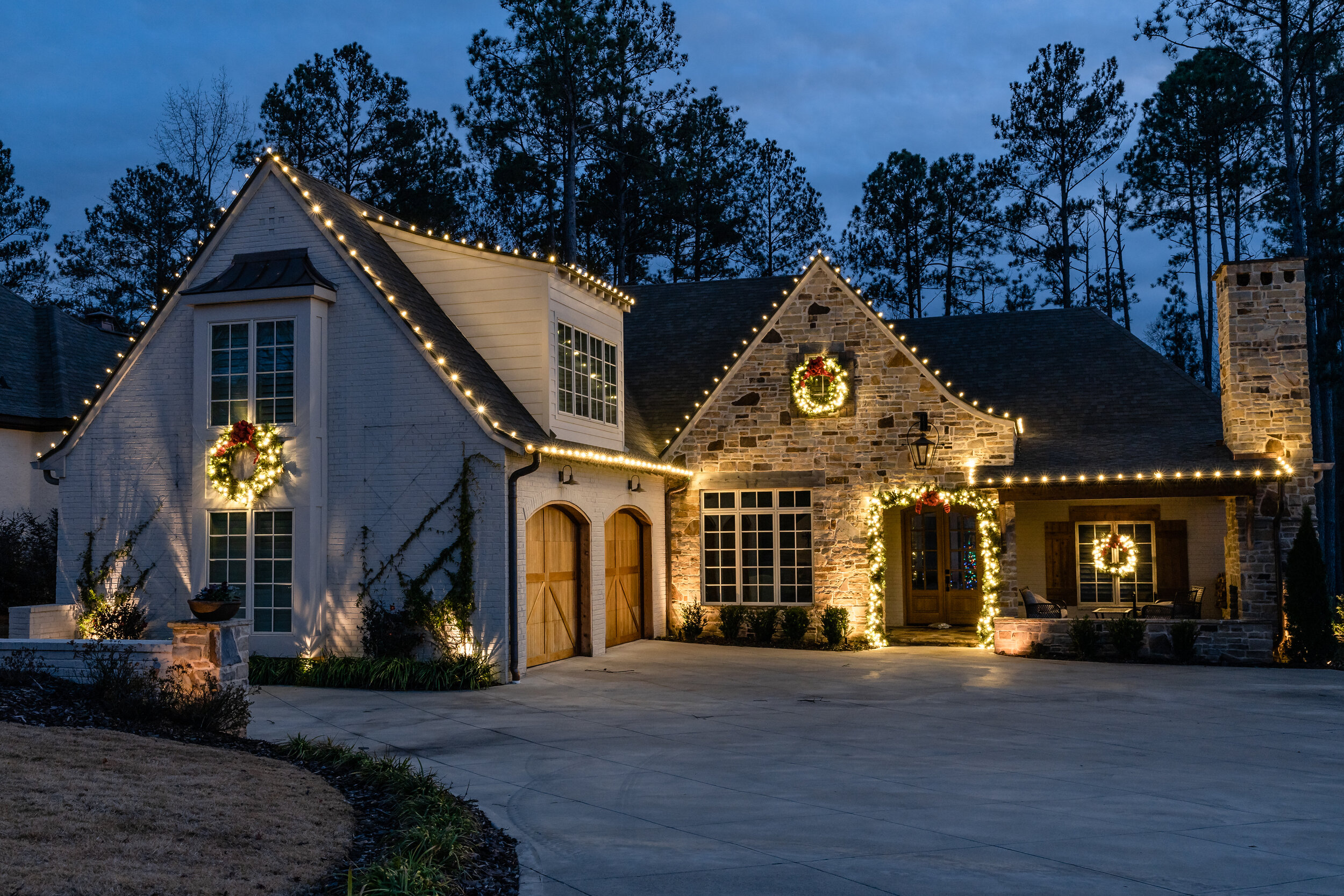 East Lake Christmas Lights Glitter & Glow Holiday Decorating Outdoor Lighting-3395.jpg