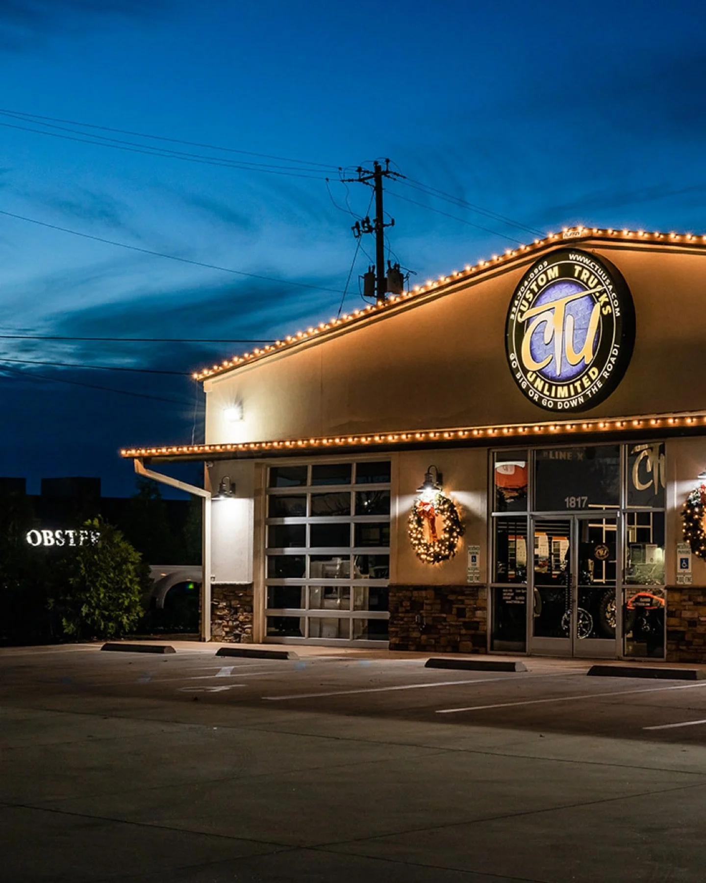 CTU is an Auburn favorite, and we&rsquo;ve loved making their holidays brighter year after year. 🎄✨

Decorating for them at Christmas is a tradition we&rsquo;re proud to be part of! 🧡

Want your business to look this good? 
Visit the link in our bi