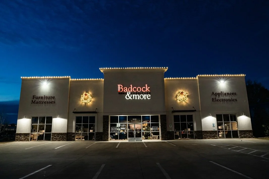 Holiday lighting is one of the easiest ways to attract customers all season long. ✨

Call (334) 663-4446 or hit the link in our bio to get your business shining this year