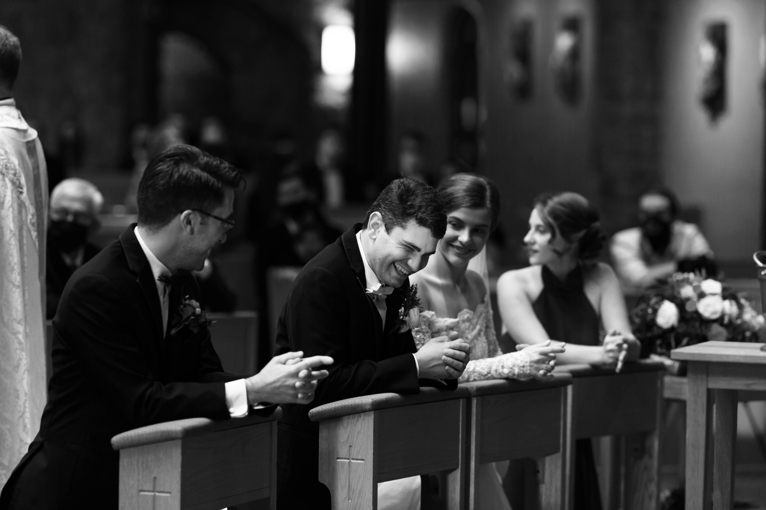 groom laugh ceremony