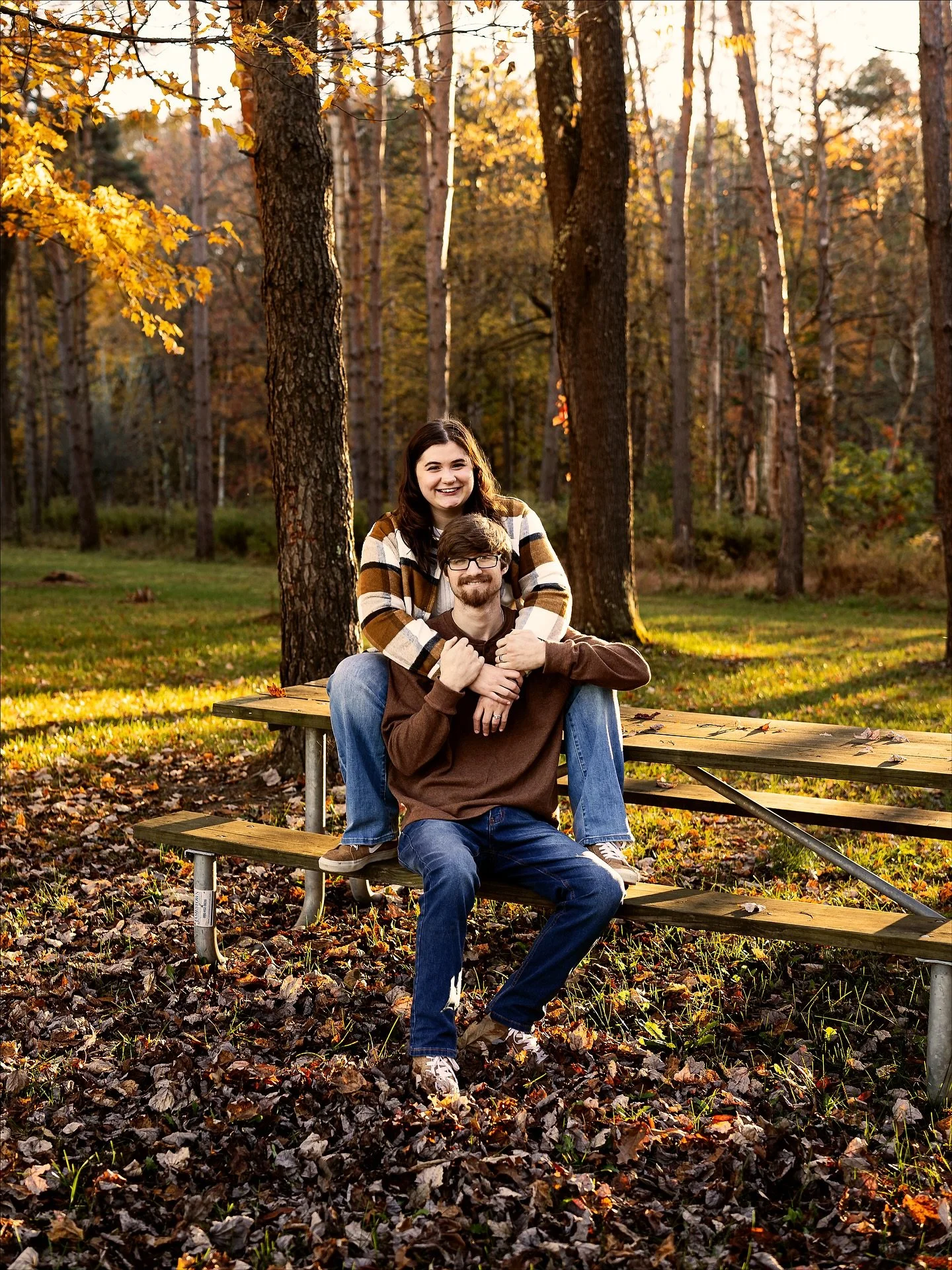 Collin + Autumn&rsquo;s engagement session at Yellowcreek was everything we hoped for! The leaves were vibrant, the lake views were immaculate, and the golden hour light hit just right. I have a feeling we&rsquo;re gonna get this same magical combo t