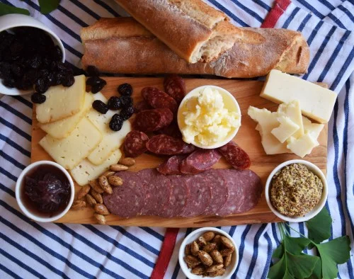 A Pastoral Perfect Picnic