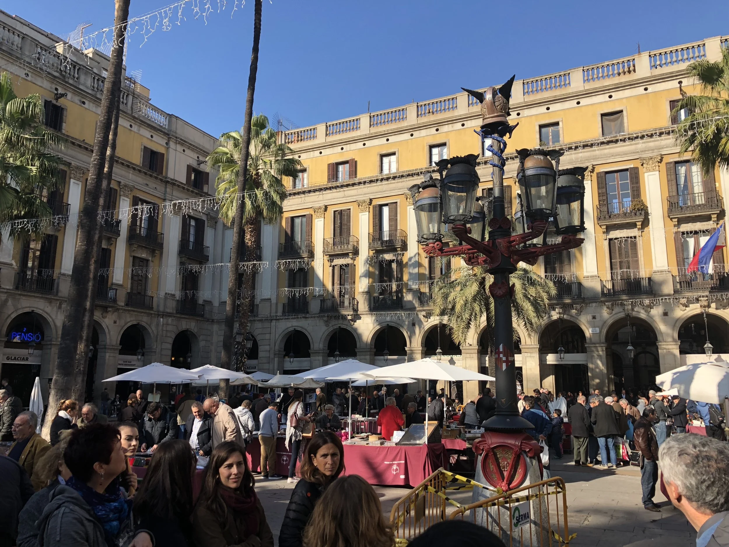 plaza barcelona.jpeg