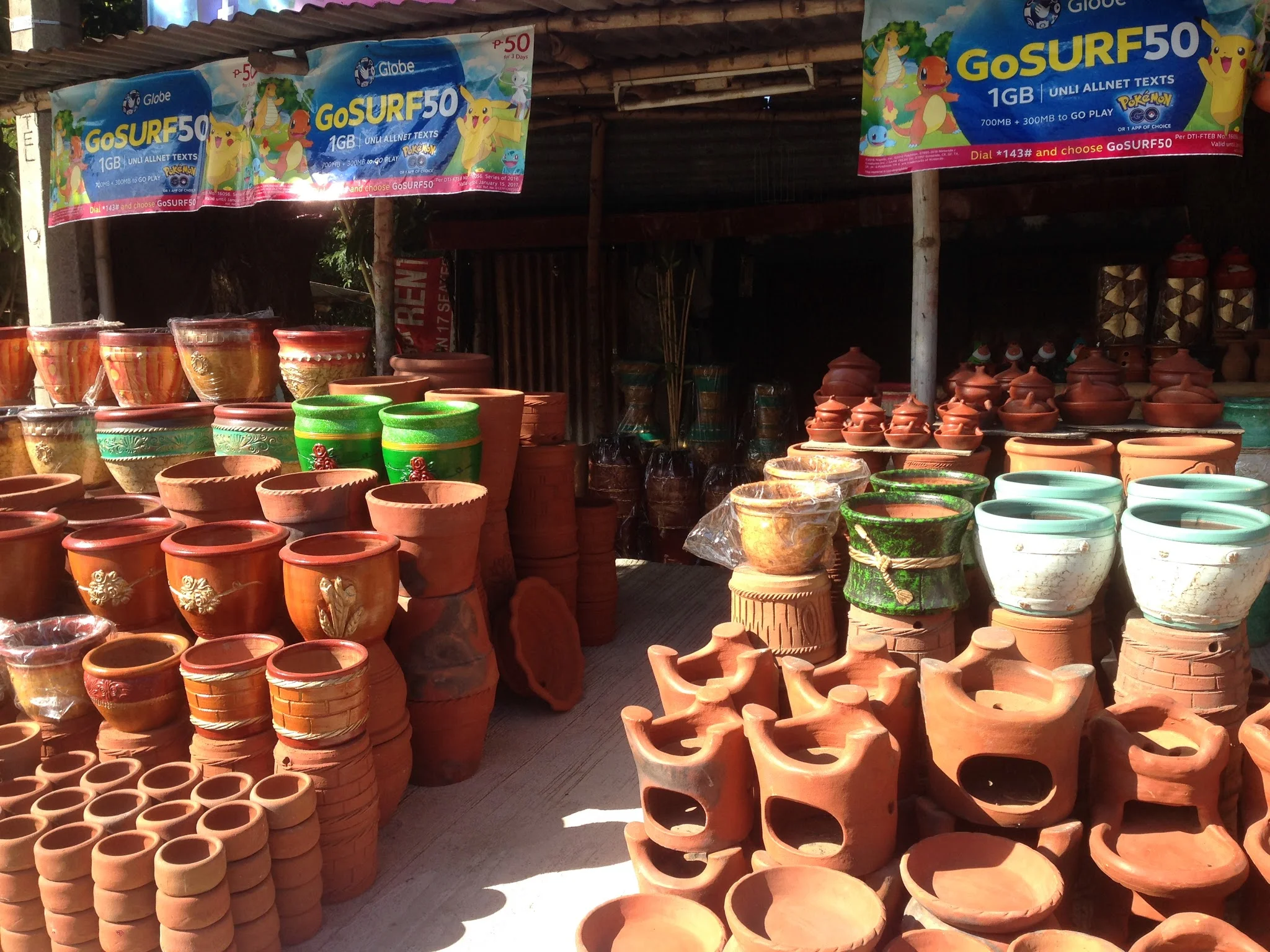 One of the stalls selling San Juan-made pots