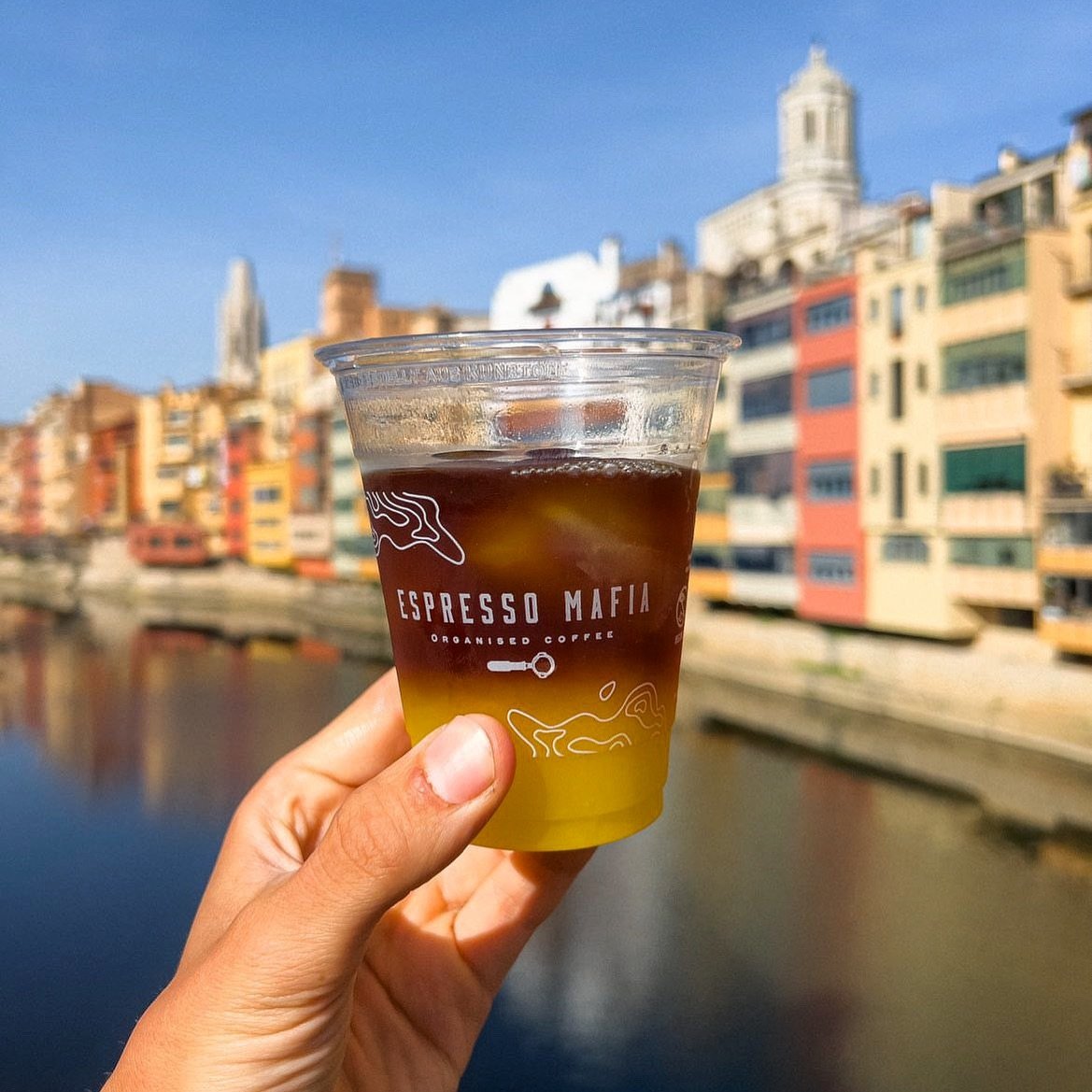 Refreshing, funky and NEW.

Our Orange Brew 🍊 

Fresh squeezed orange juice topped with our home made cold brew. It&rsquo;s the perfect summer drink 🤩 

Refrescant, funky i NOU.

La nostra Orange Brew 🍊

Suc de taronja acabat d&rsquo;espr&eacute;m