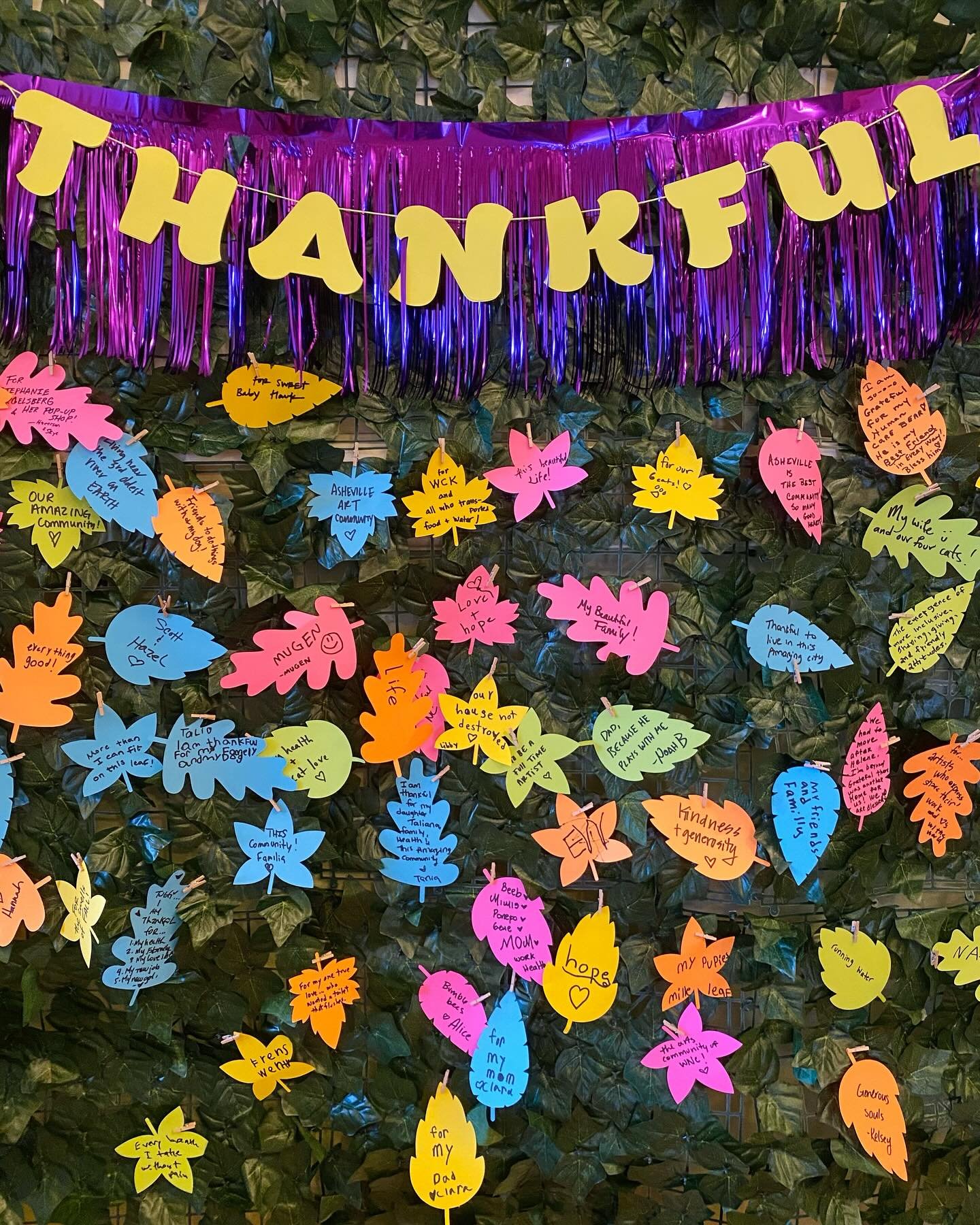 We had a wonderful time at the 𝐆𝐨𝐨𝐝 𝐓𝐢𝐝𝐢𝐧𝐠𝐬 𝐌𝐚𝐫𝐤𝐞𝐭 this past weekend 🎊 We filled the halls of the @masonictempleasheville with so many talented, creative, and lovely folks.

Thank you to everyone who came out to shop local and suppo