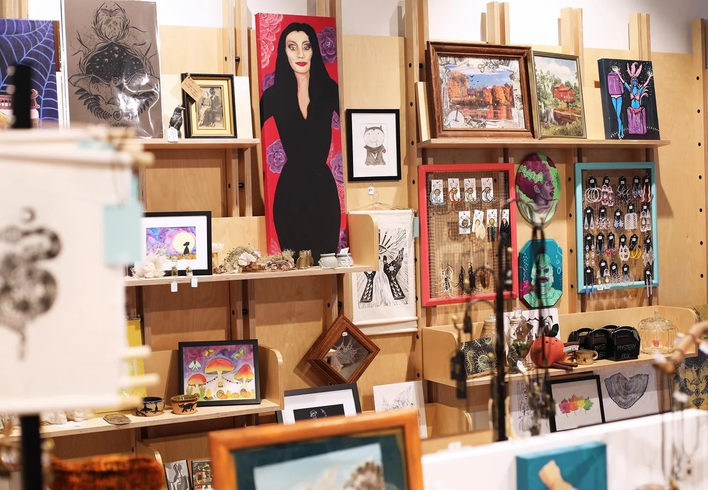 Big and exciting news✨

Show &amp; Tell is popping up inside the Asheville Mall this fall and holiday season! We&rsquo;re hosting three different events and can&rsquo;t wait to create our fun and unique retail experience featuring the talented works 