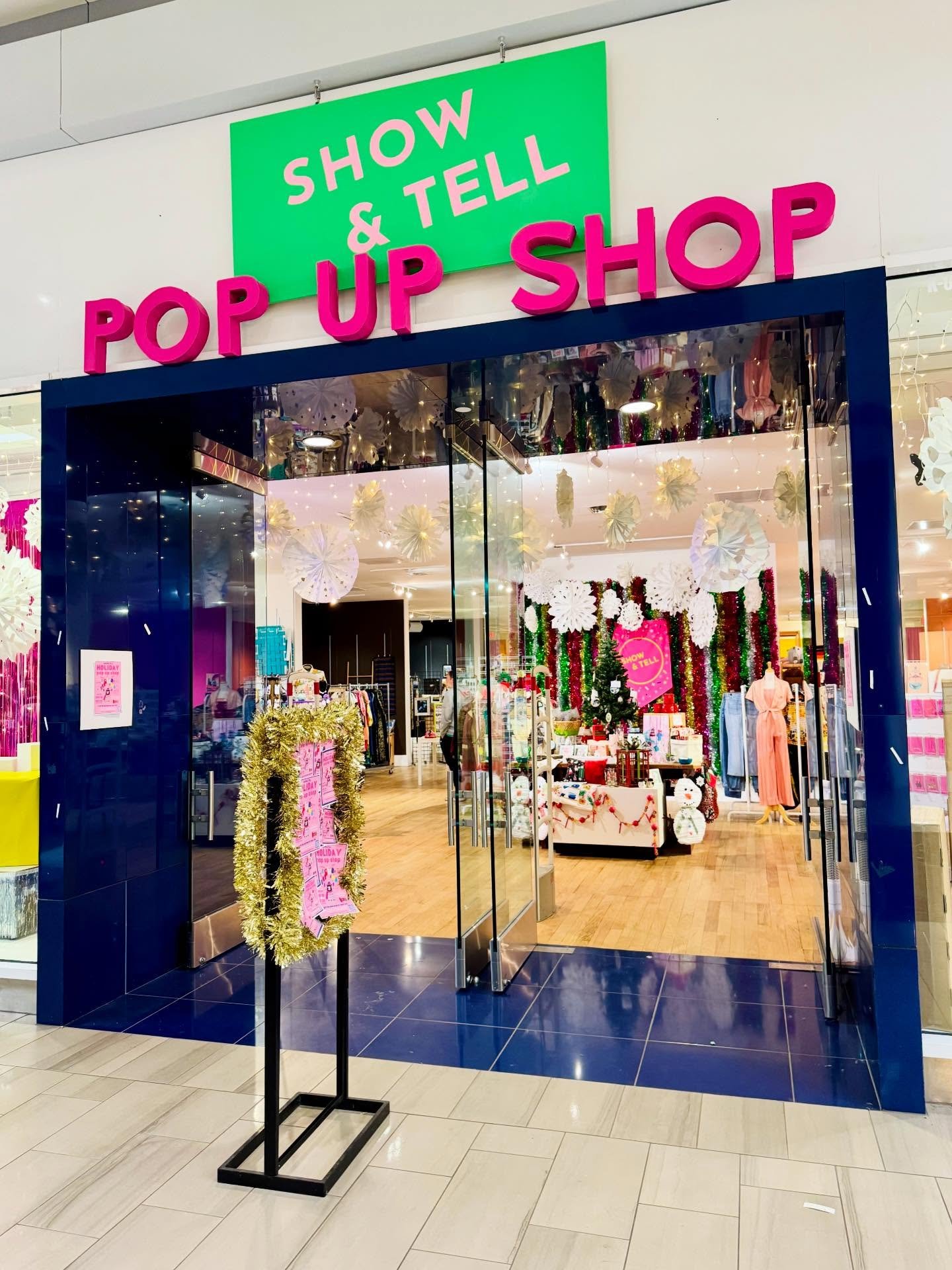 It&rsquo;s official! The  𝗛𝗼𝗹𝗶𝗱𝗮𝘆 𝗣𝗼𝗽 𝗨𝗽 𝗦𝗵𝗼𝗽 is OPEN 🎉 today and everyday until Christmas Eve, Dec 24. Meet us at the mall and shop local this holiday season.

𝗪𝗛𝗘𝗡
Open daily until Nov 24

This weekend hours:
Fri 9am-9pm
Sat 10