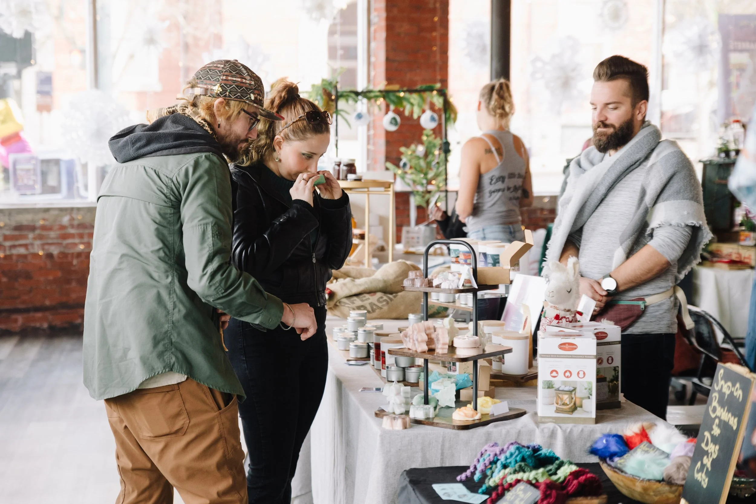 Artist Meet &amp; Greet at the Holiday Pop Up Shop