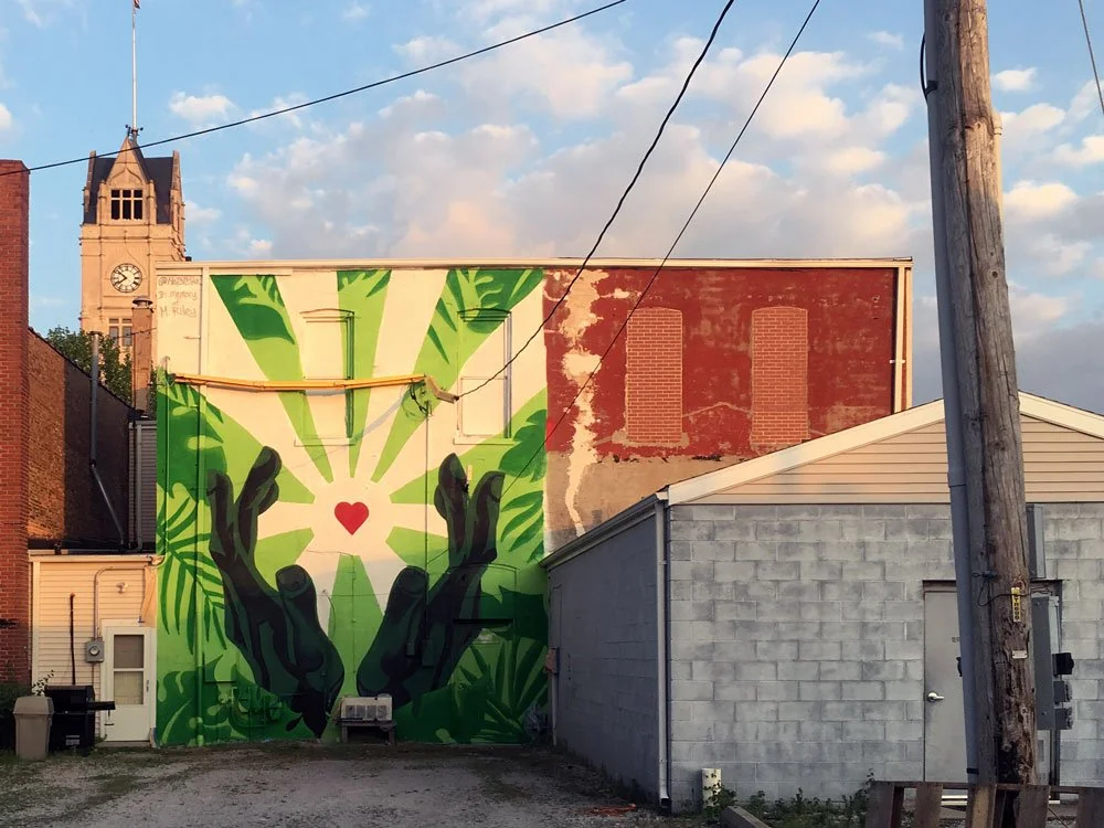 Heart-And-Hands-by-SureDidIt-Jasper-County-Mural-Rensselaer-Indiana-RENARTWLK.jpg