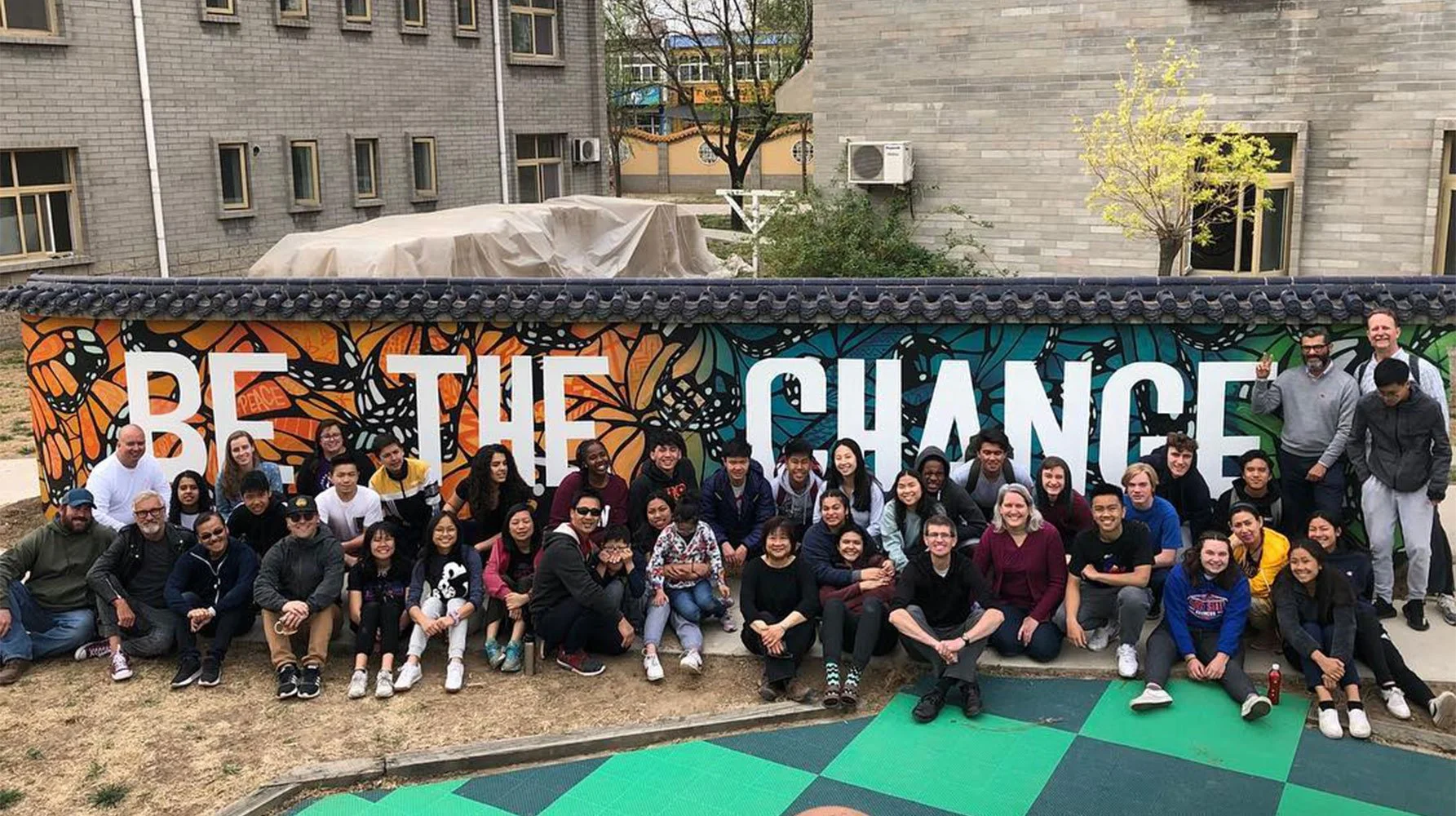 Tianjin-China-Mural-with-participants.jpg