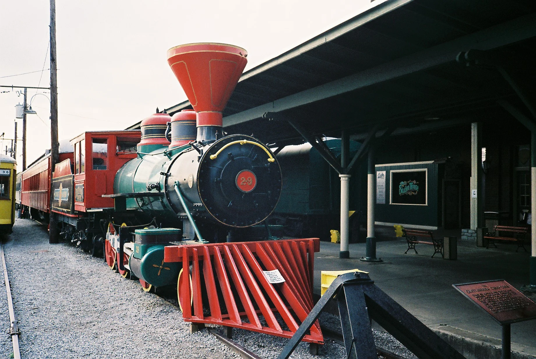 old train engine at the chattanooga choo choo hotel