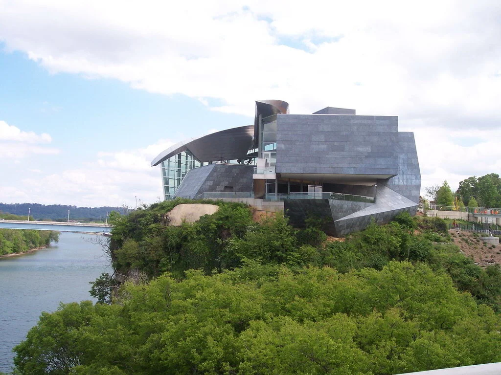 exterior of the hunter museum of art where august hoffman’s ghost allegedly resides