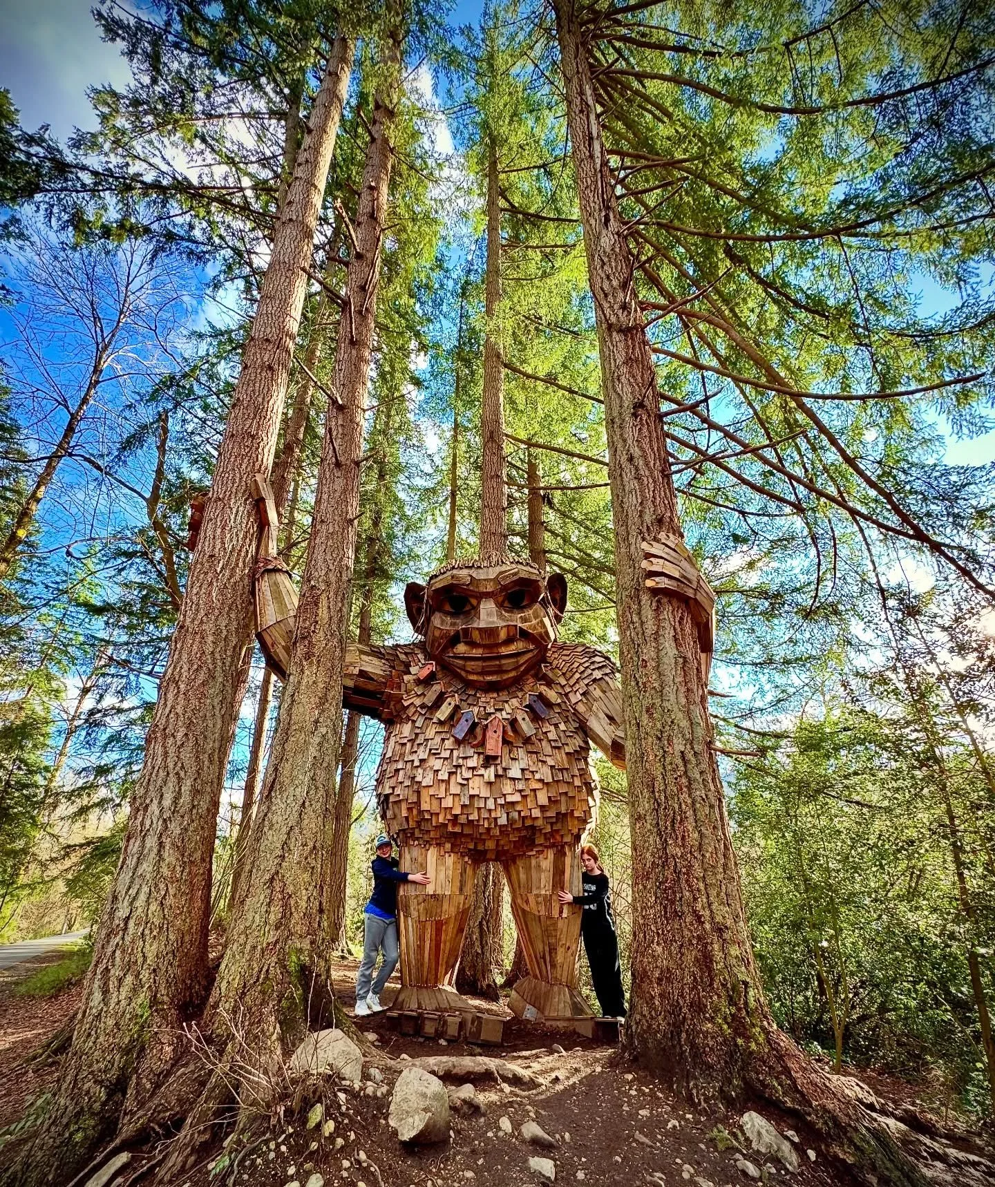 After a full day of lacrosse, we made a pit stop to hang with Jakob Two Trees
Pretty solid way to wrap up the day.
🏃&zwj;♂️🥍🌲

#Issaquah #PNWLife #LacrosseLife #FamilyAdventures #ExploreWashington