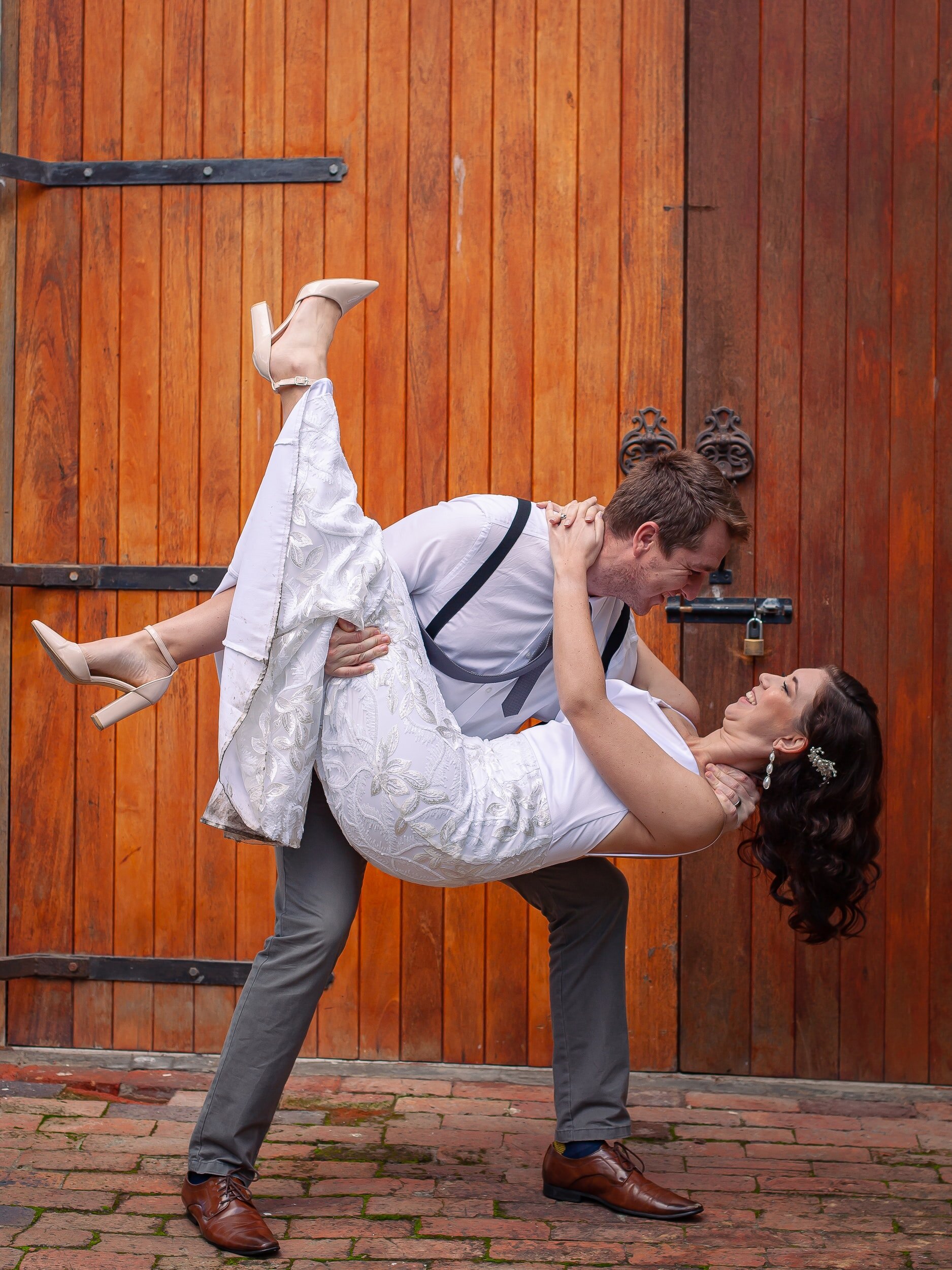 Couple performing a wedding dance lift I Wedding Planning I Wedding Dance Choreography I Chicago, IL 60646