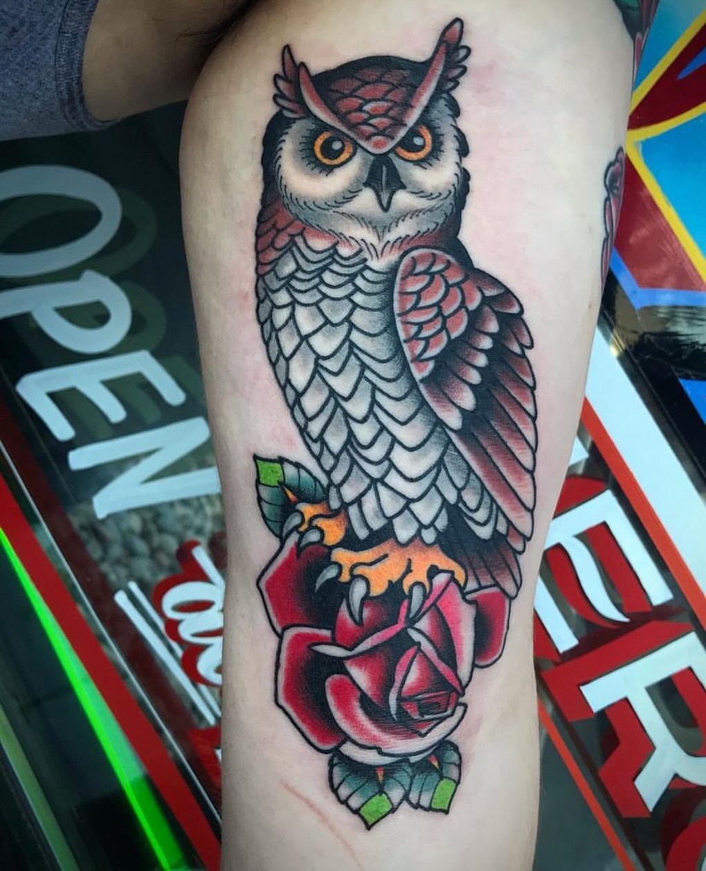 Dignified owl and rose done by Joey Anderson 🦉
For appointments, please DM @joeyanderson_tattoo directly 🌹#walkinswelcome #joeyandersontattoos 

.
.
.
.
.
.
#lastchancetattoo #lasvegas #lasvegastattooers #lasvegastattooartist #lasvegastattooshop #l