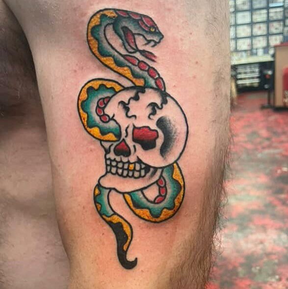 Classic skull and snake done by Tanner Paige 🐍
For appointments, please DM @tattooingbytanner  directly 

#walkinswelcome #tannerpaigetattoos 

.
.
#lastchancetattoo #lasvegas #lasvegastattooers #lasvegastattooartist #lasvegastattooshop #lasvegasloc