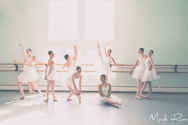 ✨MODERN DAY DEGAS✨&rdquo;Art is not what you see, but what you make others see.&rdquo;~Edgar Degas✨🩰
*
*
*
To learn more about the experience I offer and to book, please visit the website link in my bio🙂Please note that I do not book clients via IG