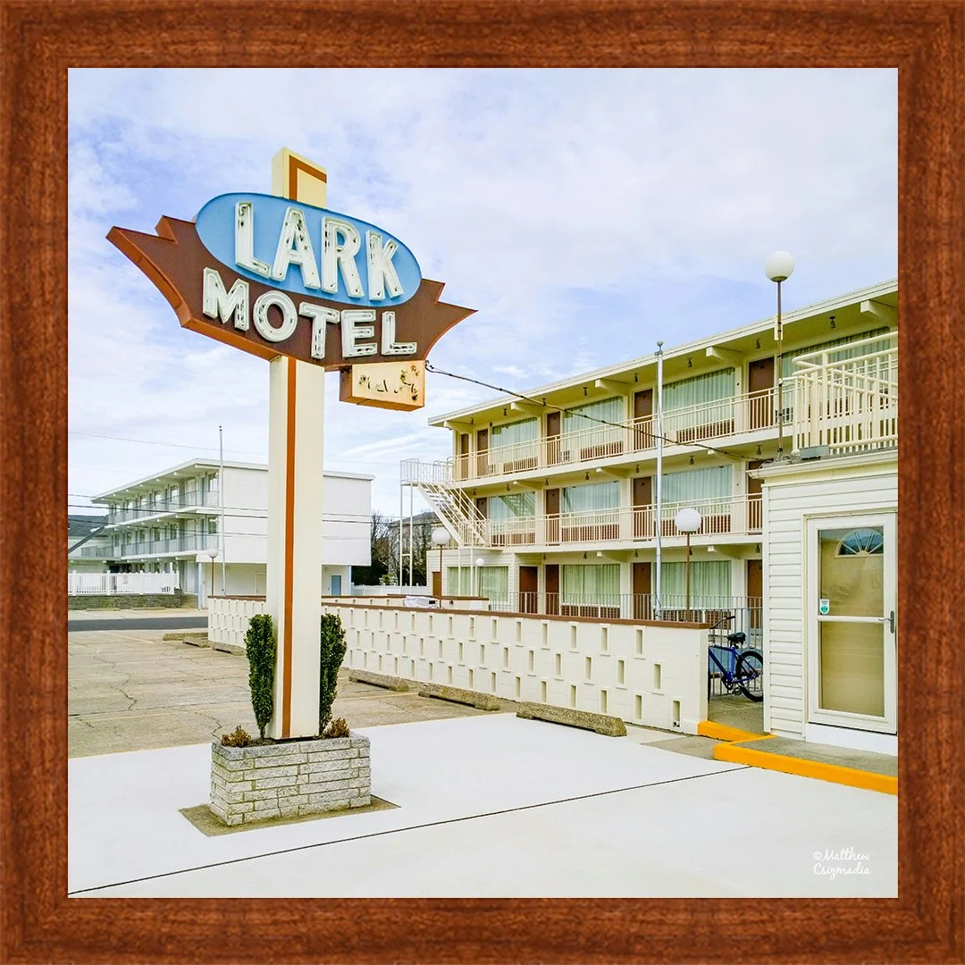 Lark Motel