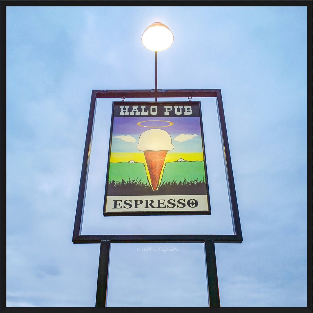 HALO PUB