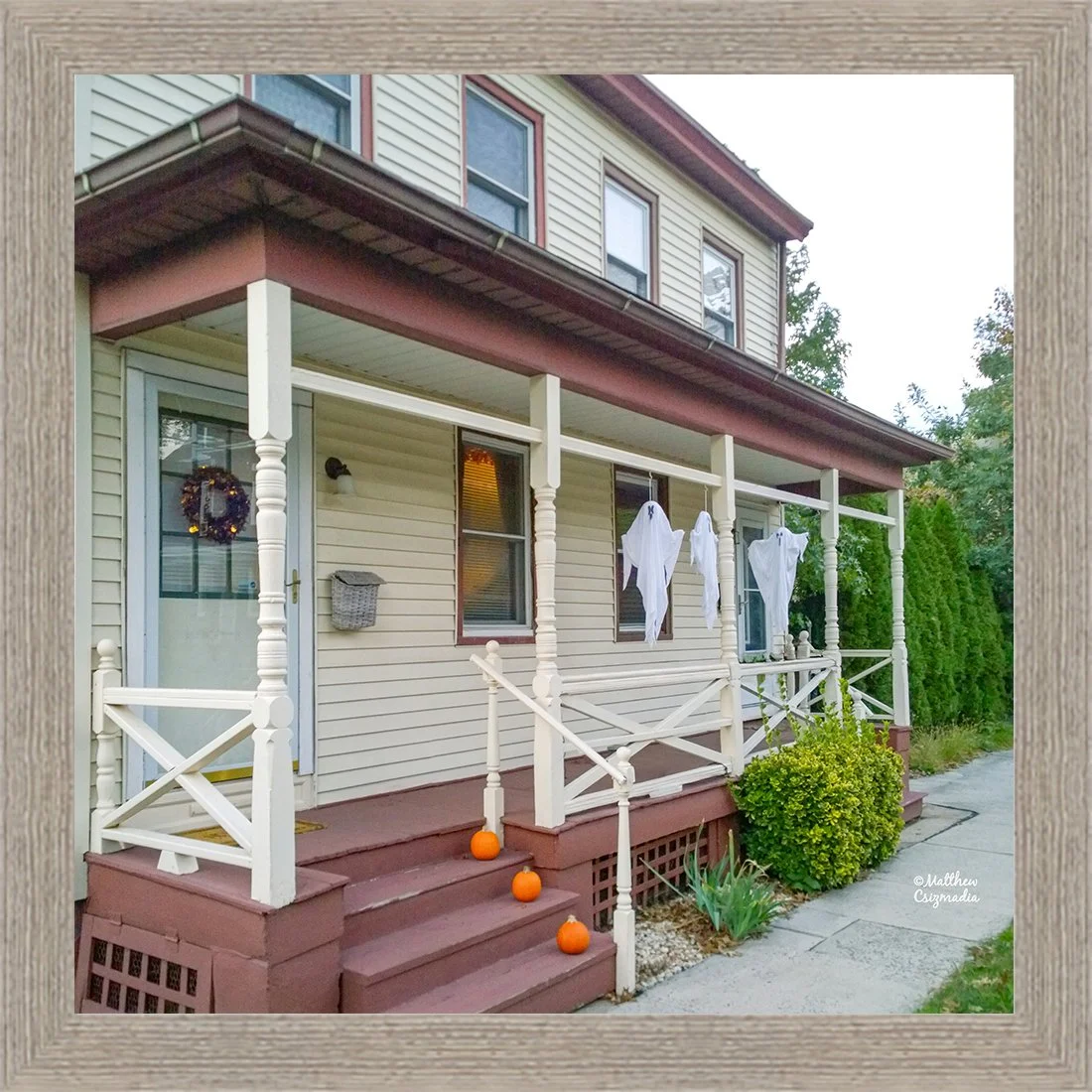 bordentown-city-halloween-simple-decorating-house-matthew-csizmadia.jpg