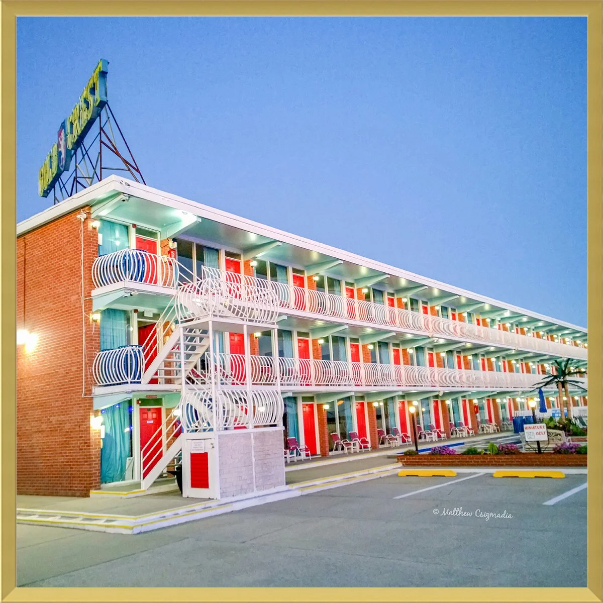 gold-crest-motel-wildwood-matthew-csizmadia.jpg