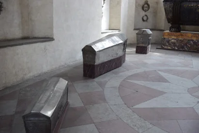 Gustav and Maria's children coffins