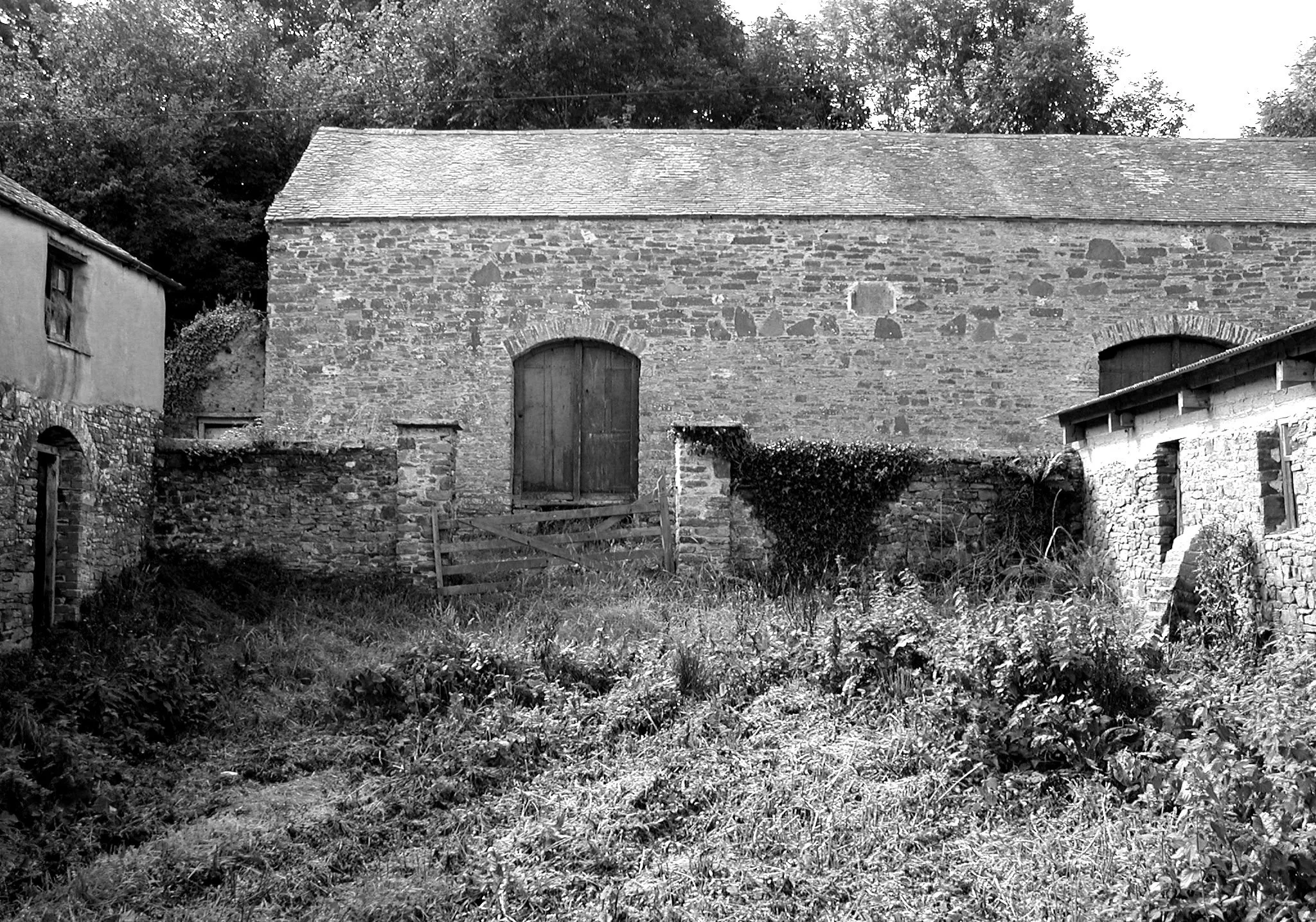 upcott farm courtyard bw.jpg
