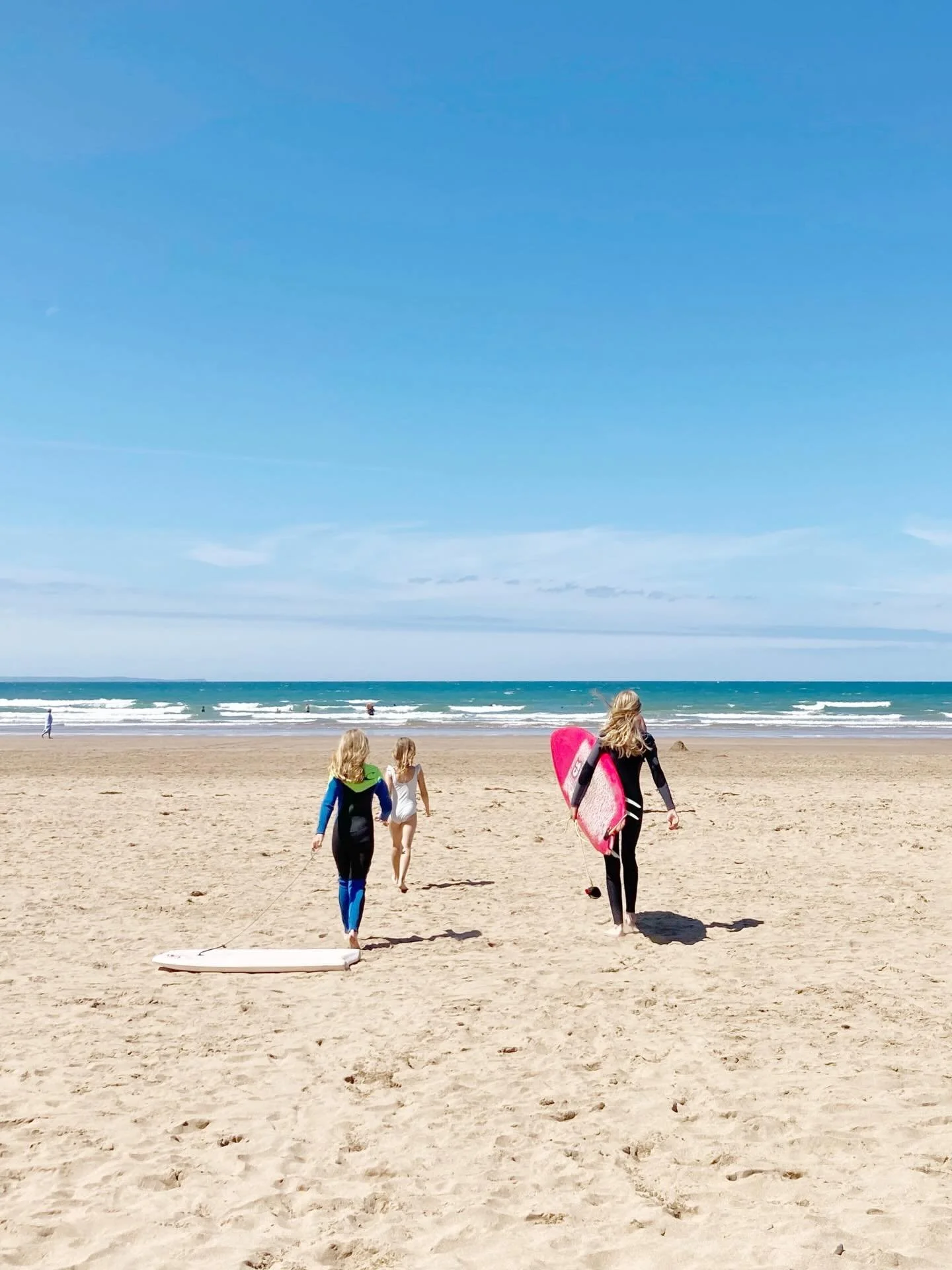 We have a few July dates available for a summer break ☀️#summerholidays #familyholidays #northdevoncoast #upcottfarm