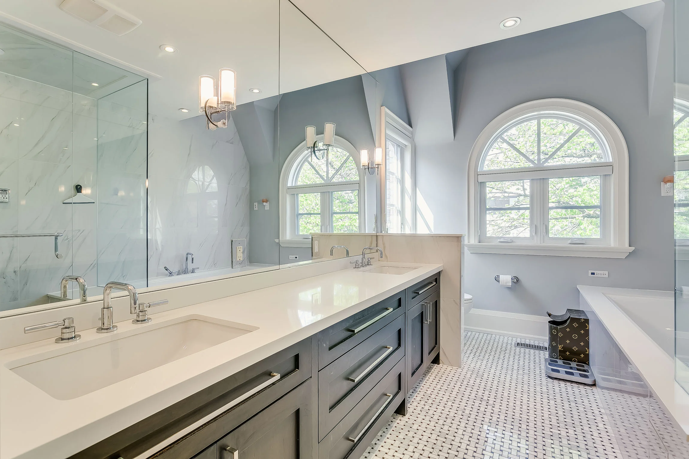 142latimerave-043.jpg