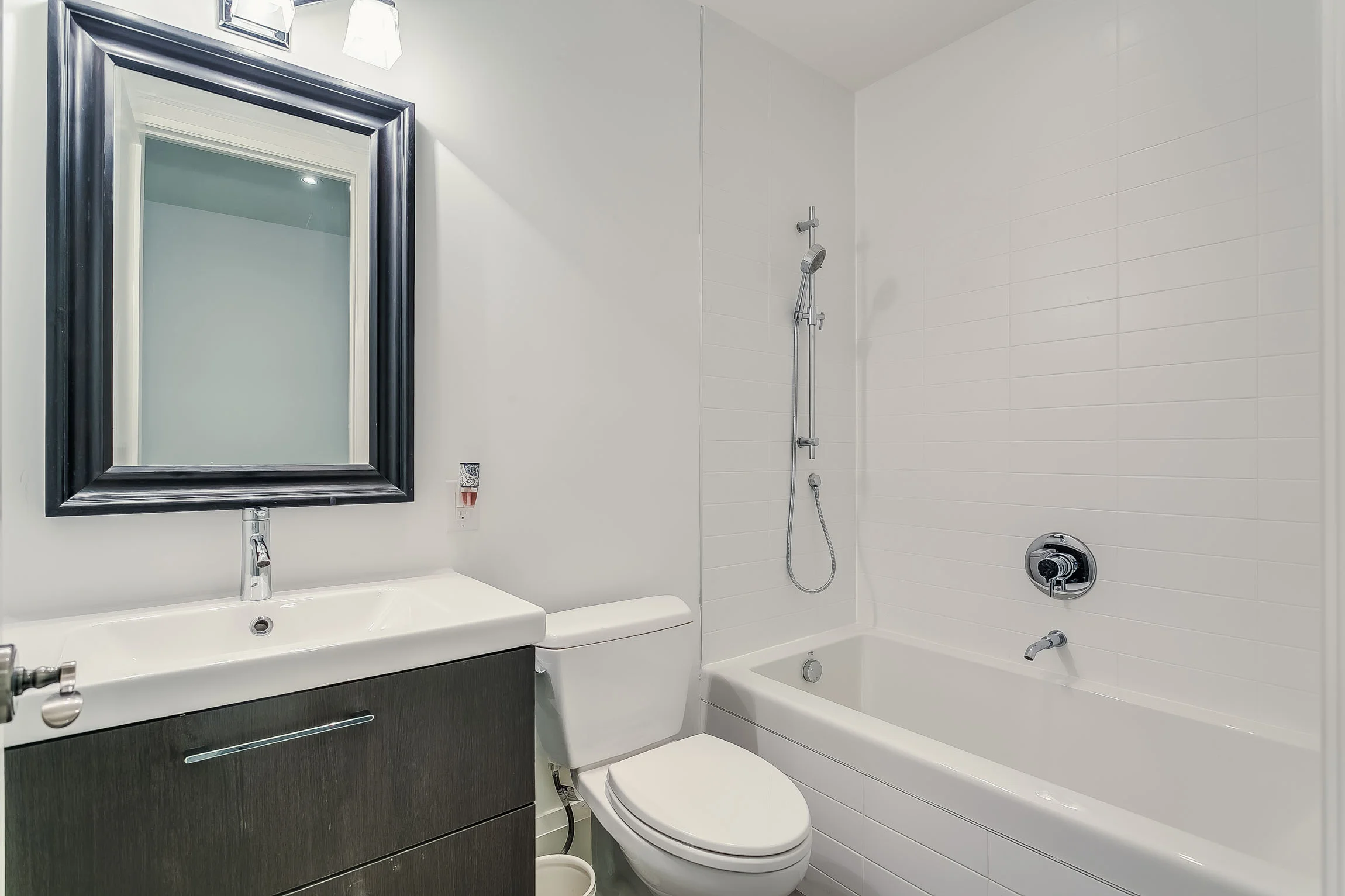 142latimerave-058.jpg
